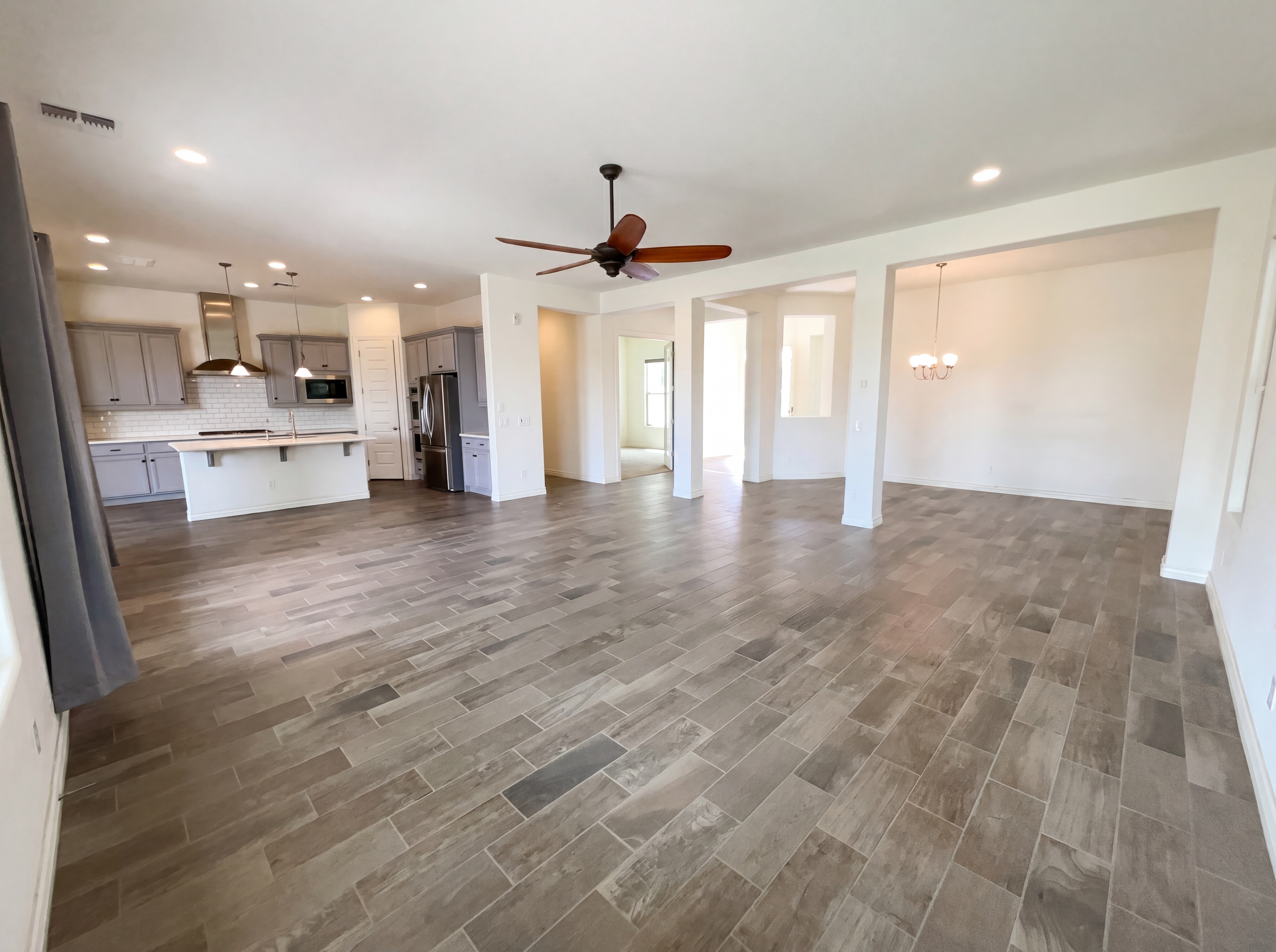 Photo 3 of 29 of 2312 E Susan Dr, Gilbert, AZ