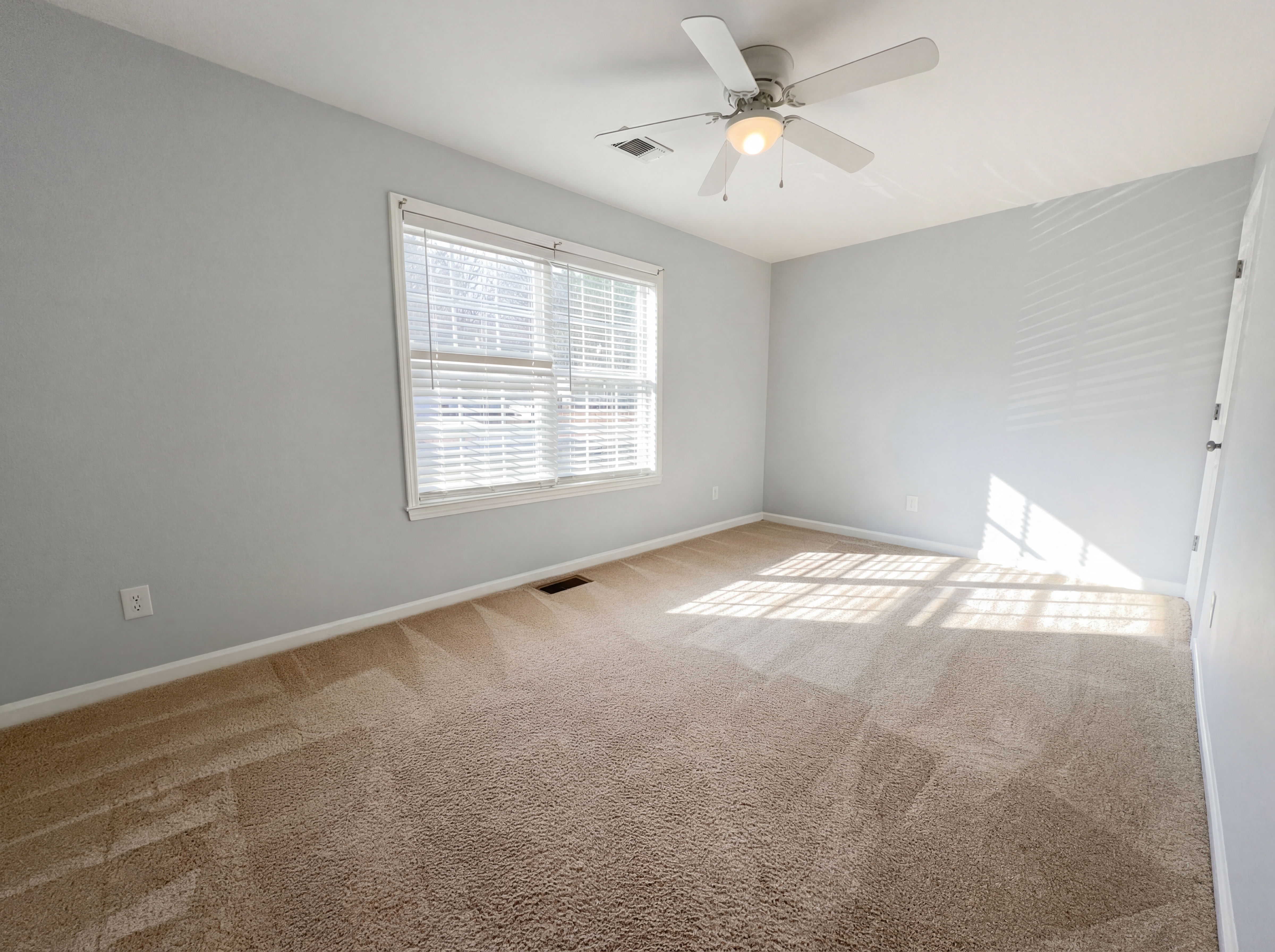 Photo 8 of 20 of 2604 Sunrise Dr, Moody, AL