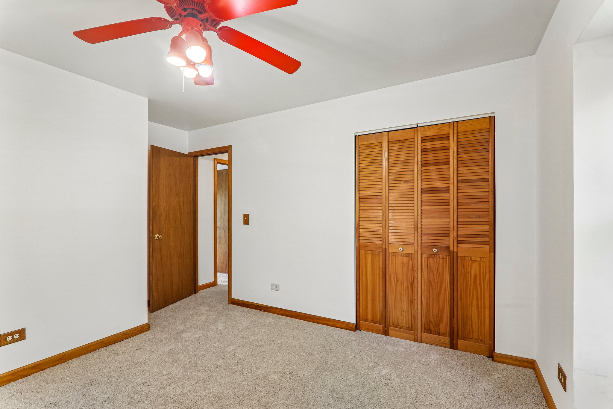 Photo 14 of 30 of 4532 Black Partridge Ln, Lisle, IL