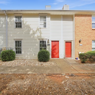 Property photo 1 of 992 Old Holcomb Bridge Rd