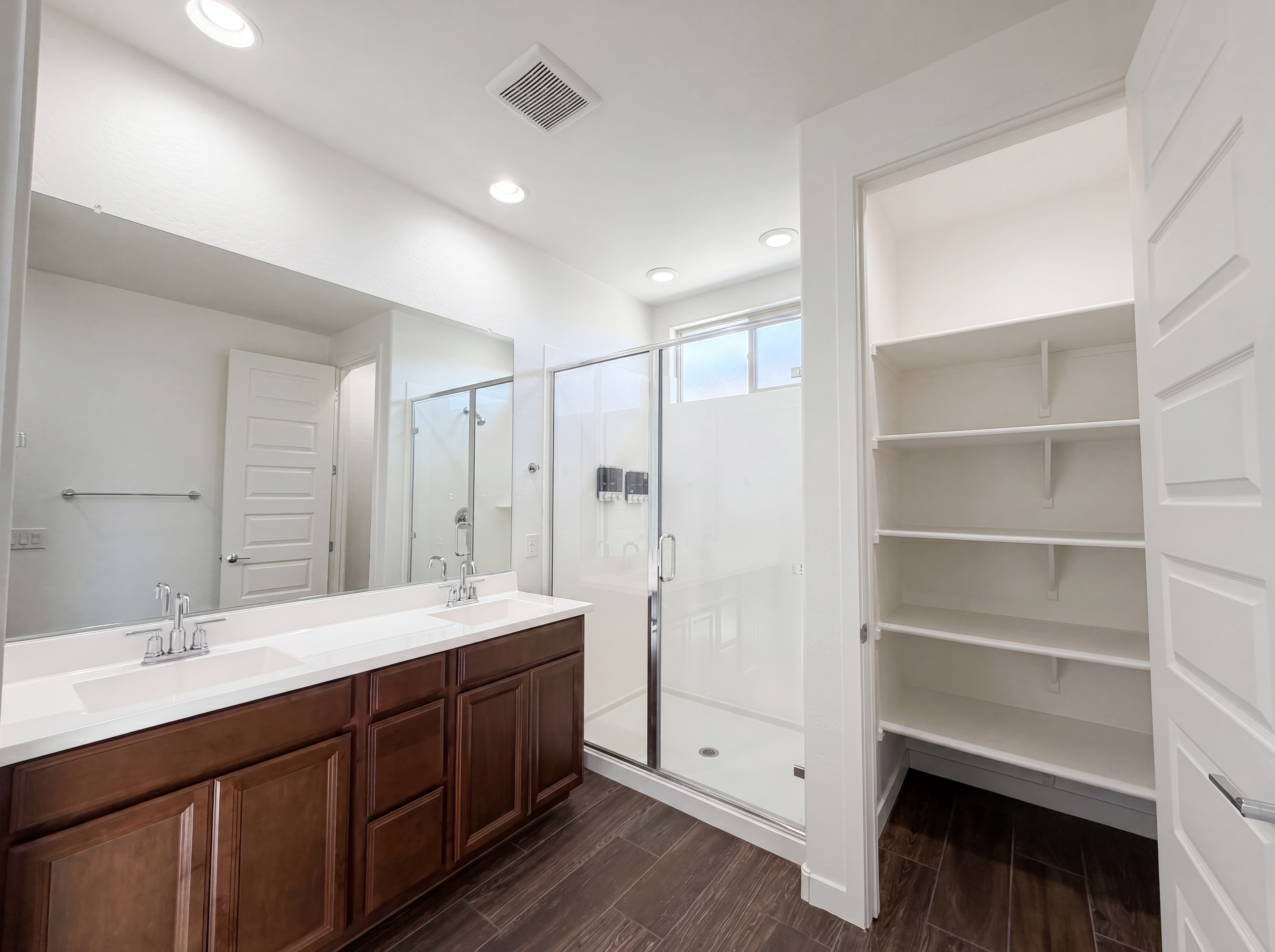 Photo 18 of 31 of 1224 E Glass Ln, Phoenix, AZ