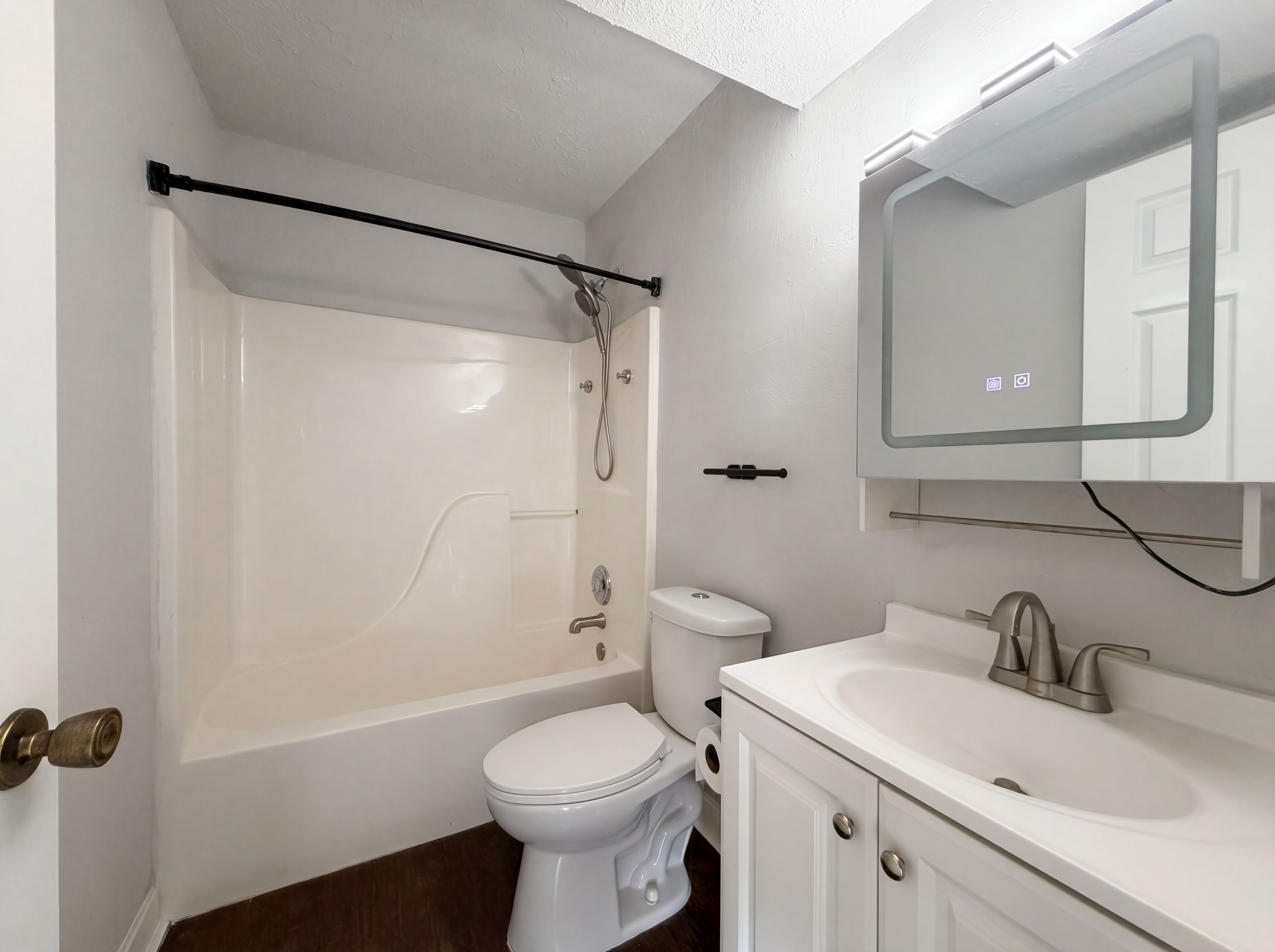 Photo 19 of 25 of 5691 Matuka Dr, Columbus, OH
