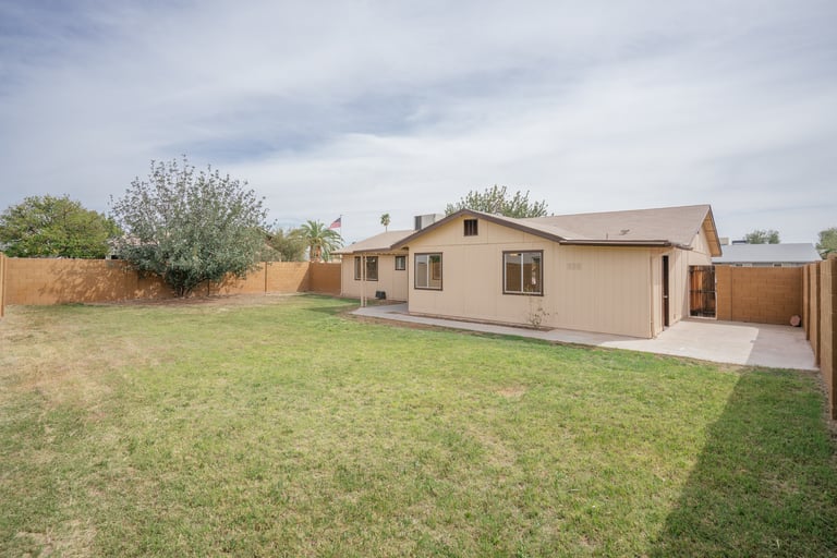 Photo 5 of 22 - 5732 W Michelle Dr, Glendale, AZ 85308