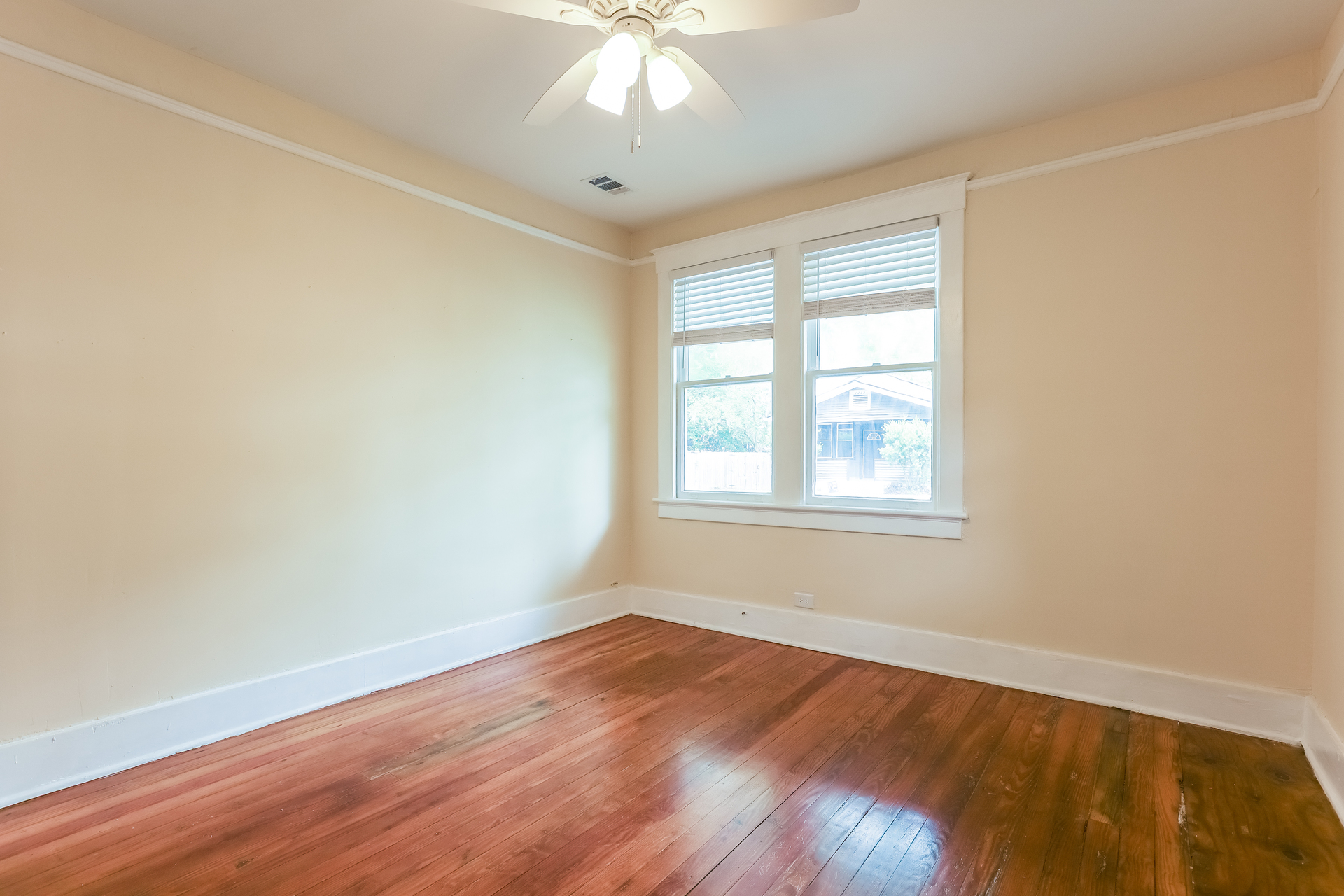 Photo 18 of 21 of 1231 E 42nd St, Savannah, GA