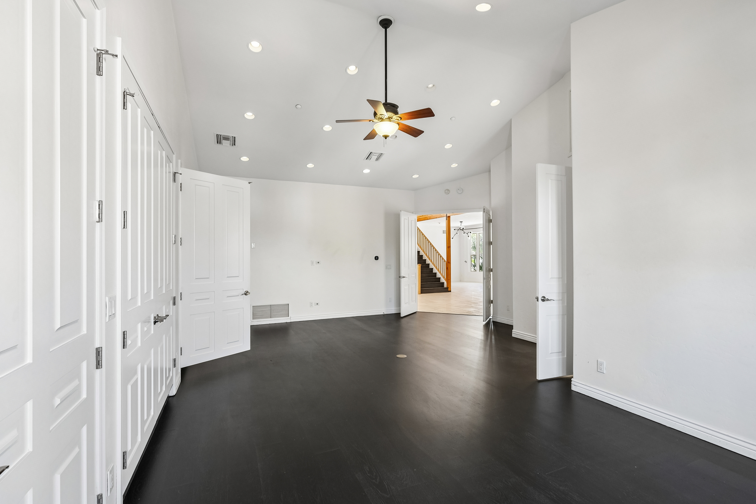 Photo 22 of 47 of 225 W Orchid Ln, Phoenix, AZ