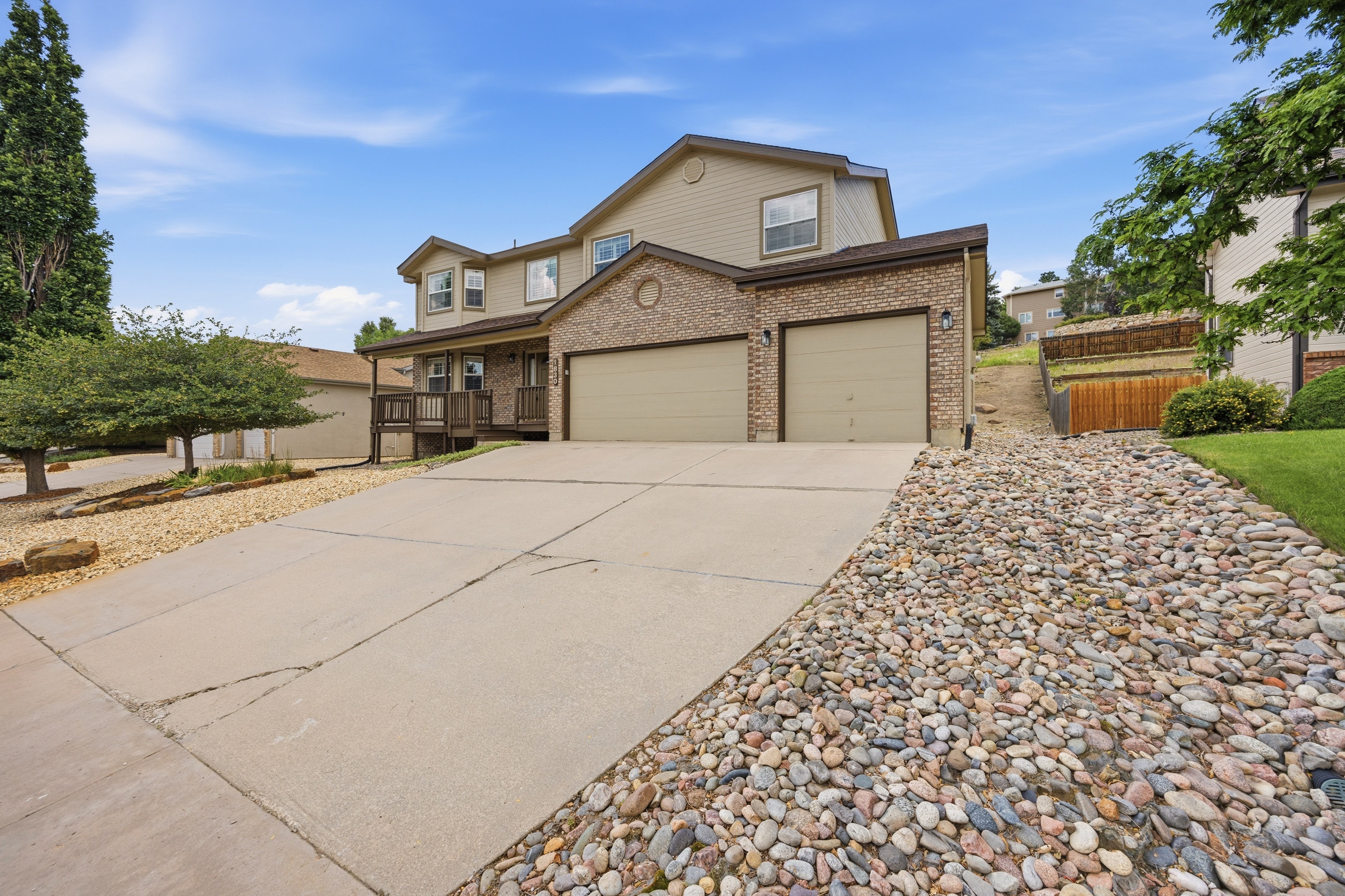 Photo 5 of 45 of 1830 Smoke Ridge Dr, Colorado Springs, CO