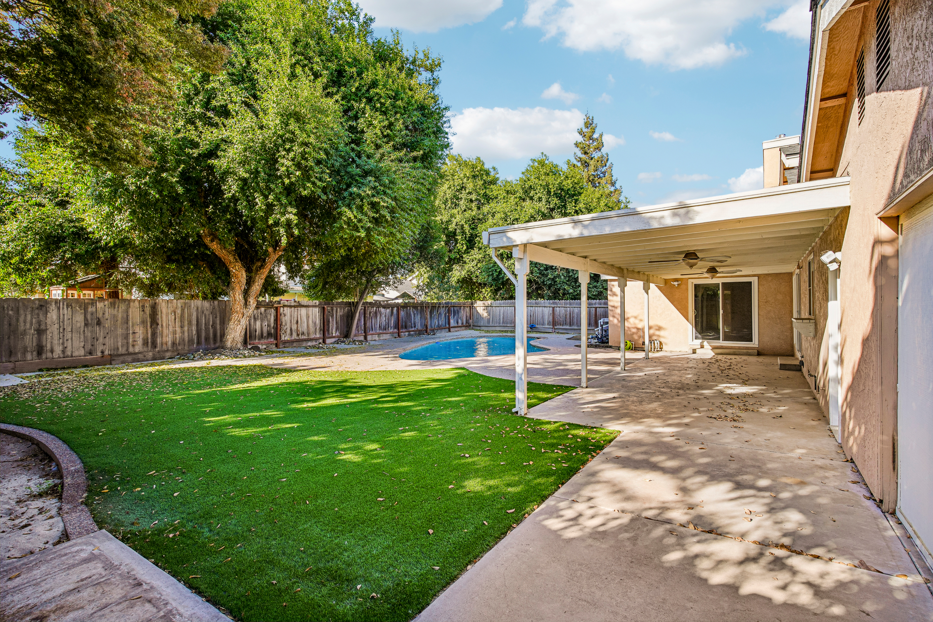 Photo 24 of 31 of 2100 Sandpoint Dr, Modesto, CA