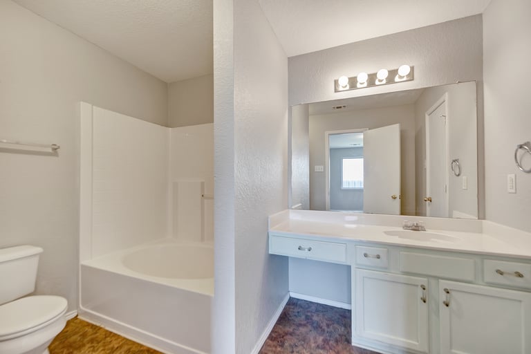 Photo 14 of 22 - 3212 Dove Valley Ln, Mansfield, TX 76063