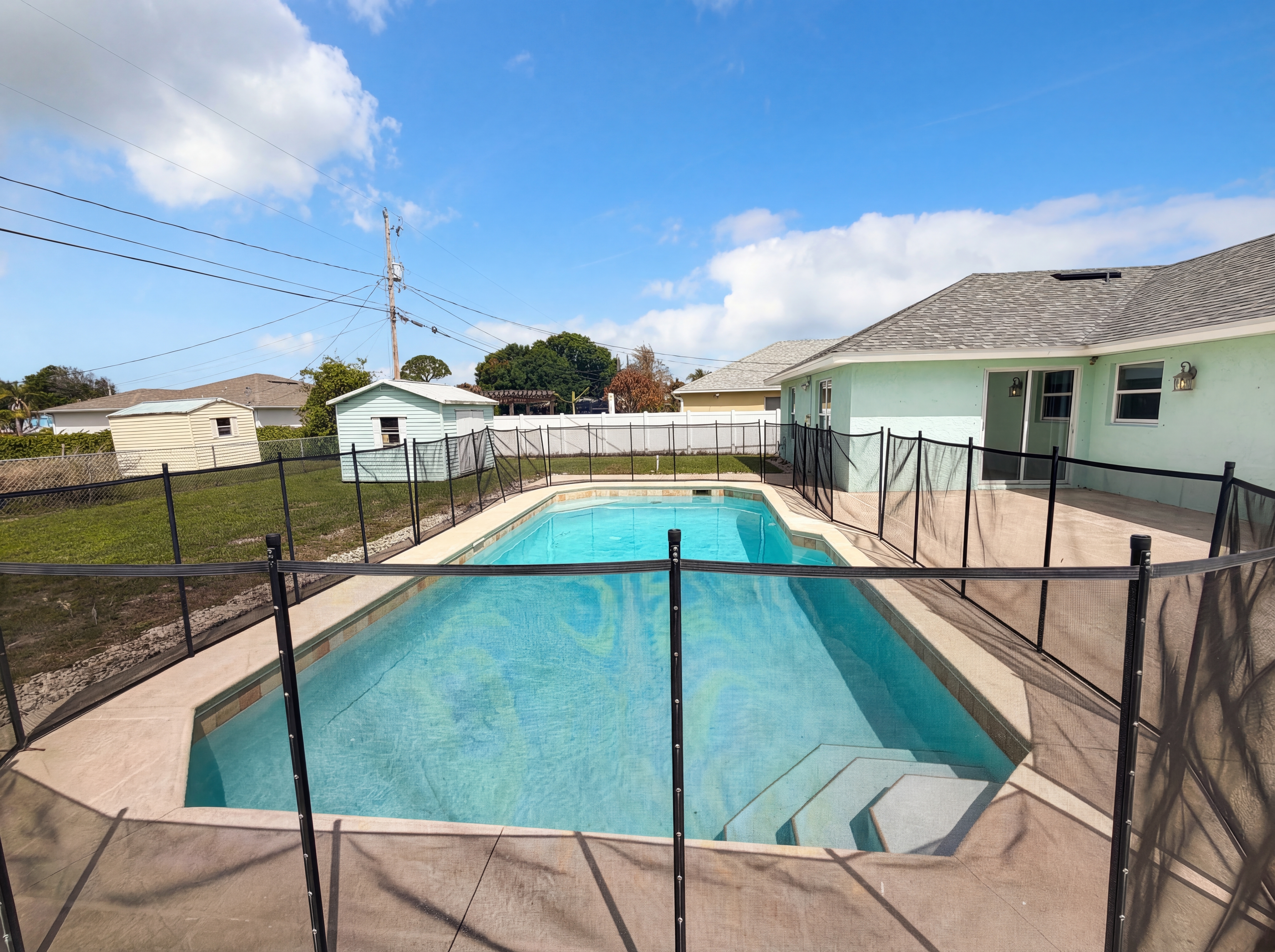 Photo 5 of 31 of 2332 SE Berkshire Blvd, Port Saint Lucie, FL