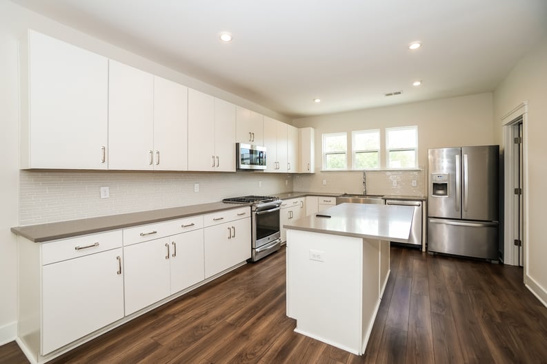 Property photo 2 of 4416 Avery Ave