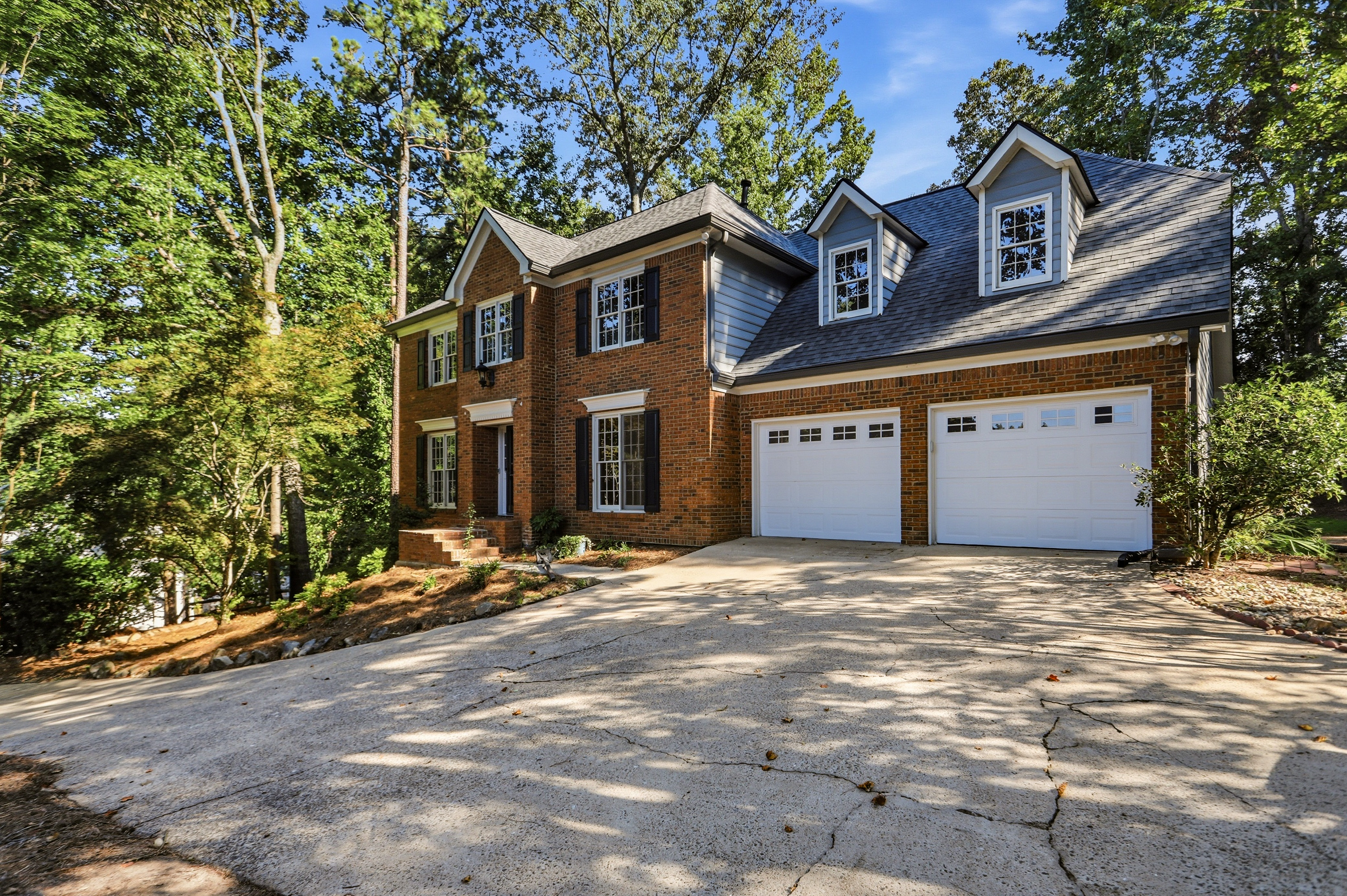 Photo 3 of 56 of 2696 S Arbor Dr, Marietta, GA