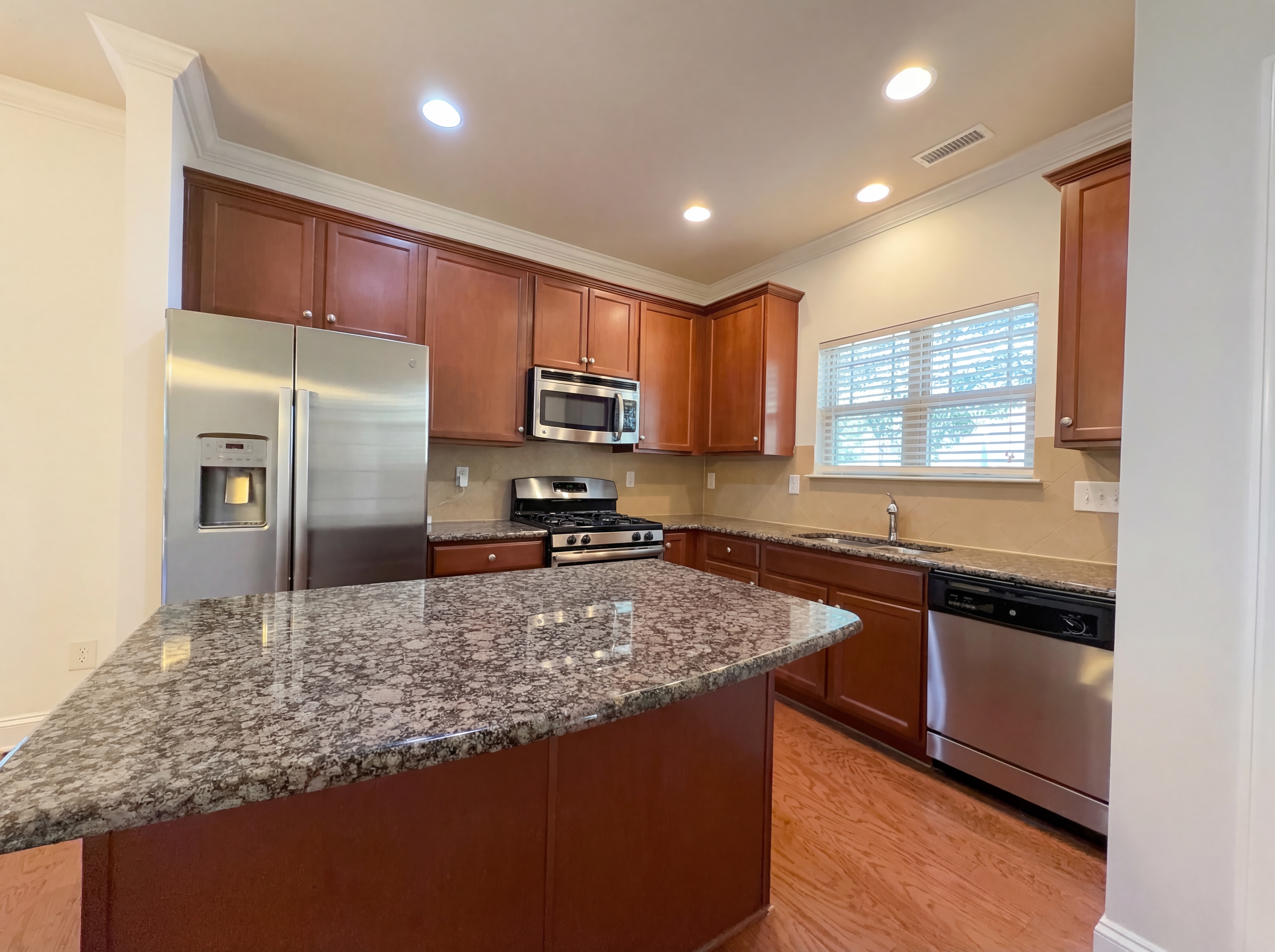 Photo 14 of 21 of 112 Coral Ln, Mooresville, NC