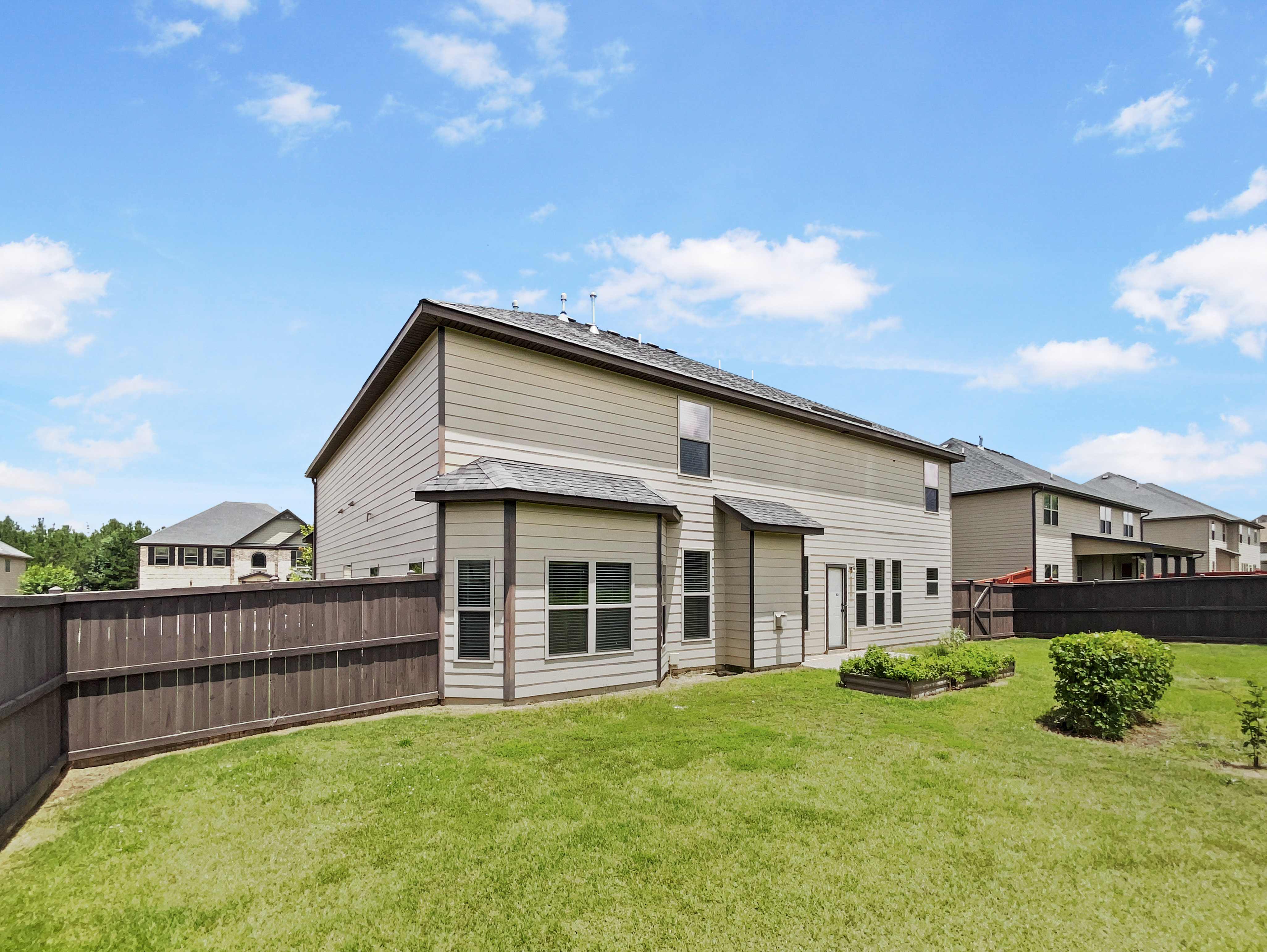 Photo 62 of 64 of 622 Madison Park Dr, Grayson, GA