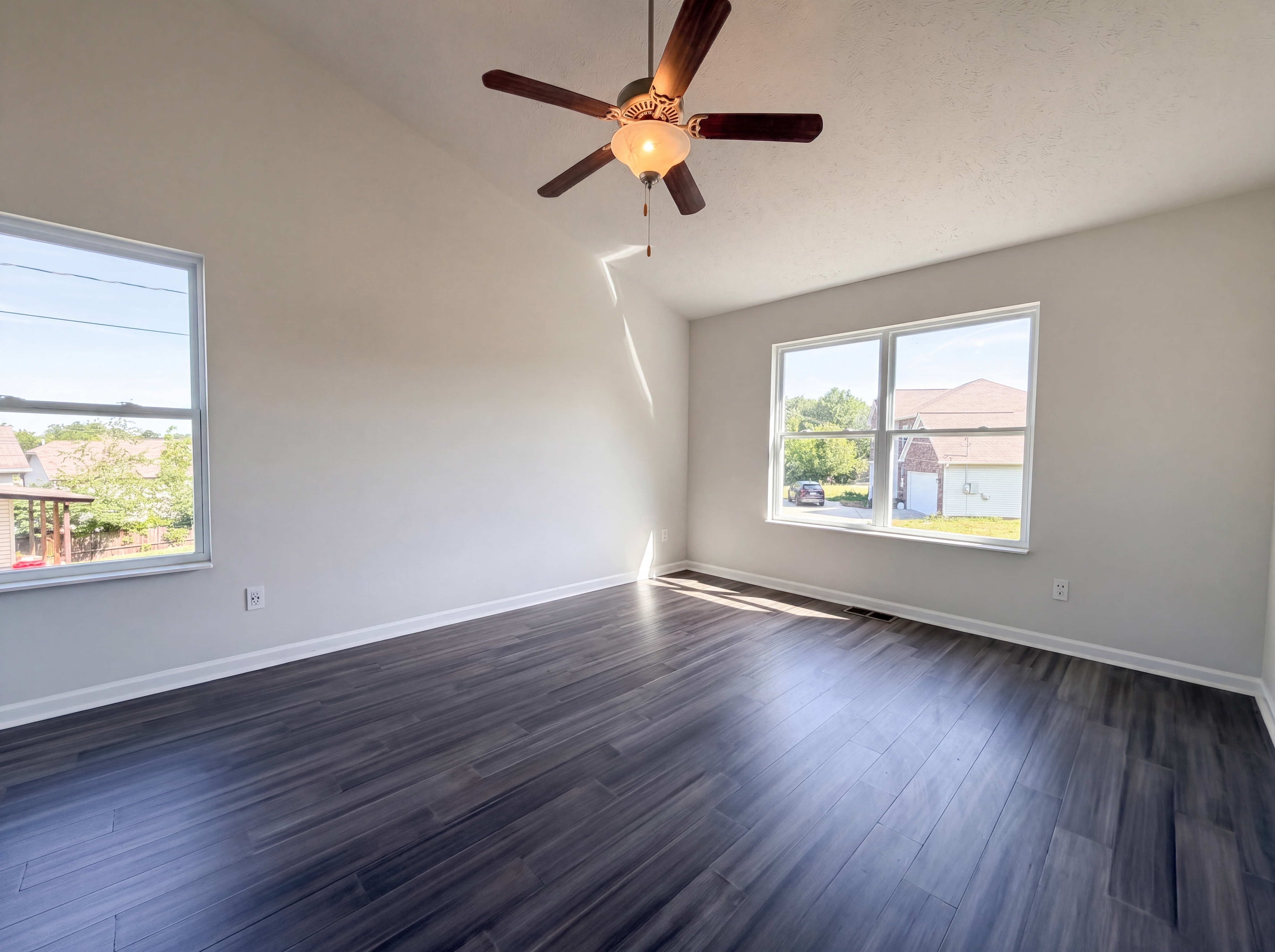 Photo 4 of 16 of 504 Welshcrest Ct, Antioch, TN