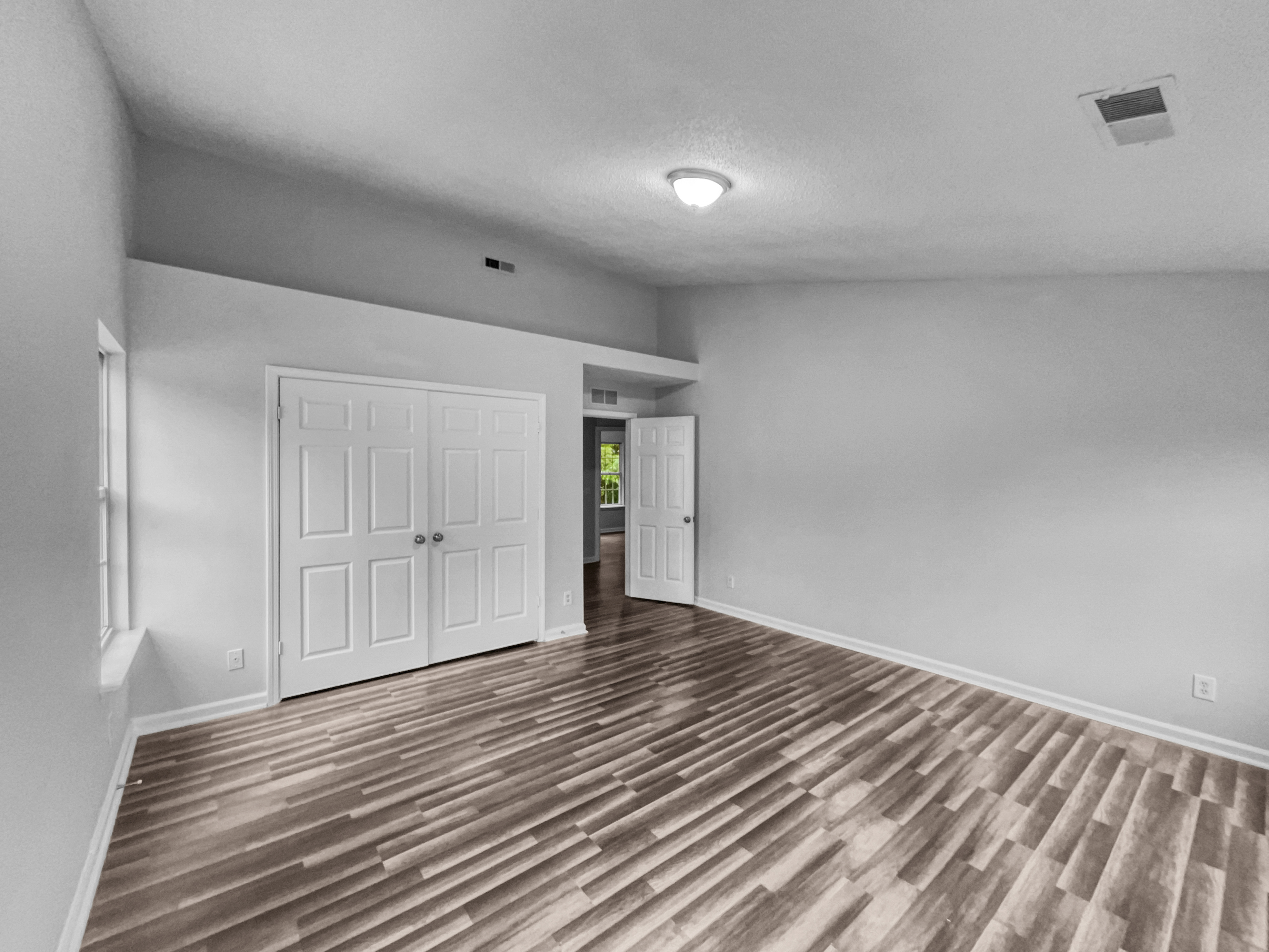 Photo 5 of 23 of 1216 Briarwood Dr, Mebane, NC