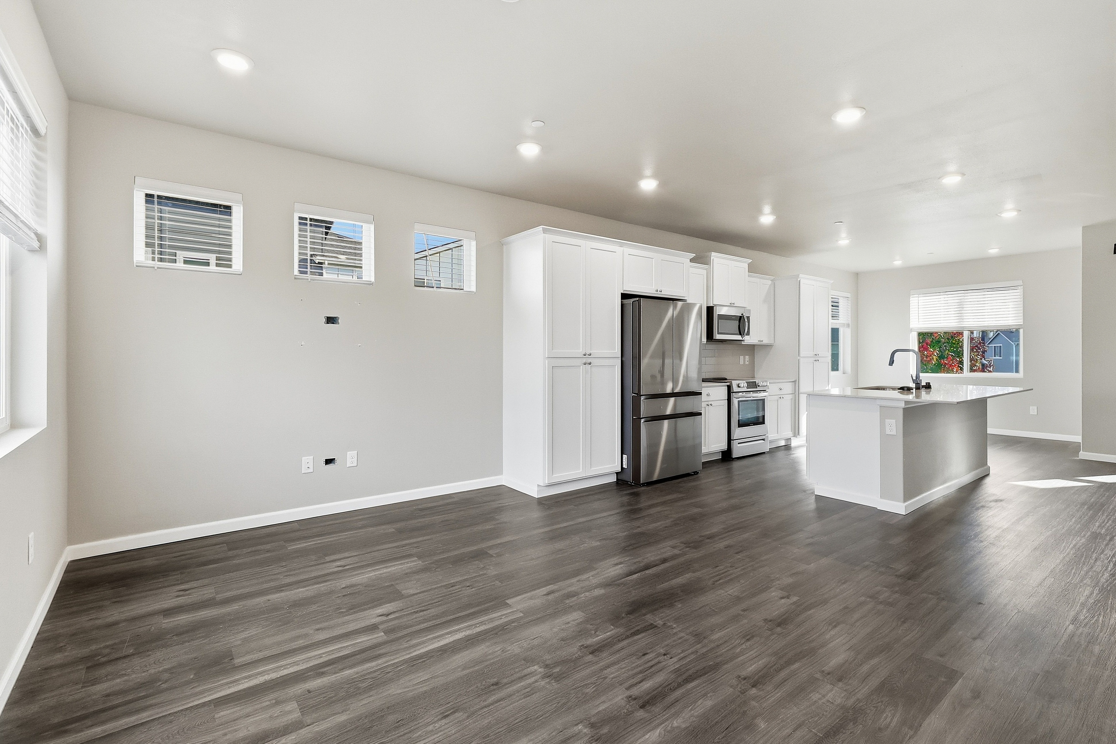 Photo 10 of 36 of 22998 SE Cherry St, Black Diamond, WA
