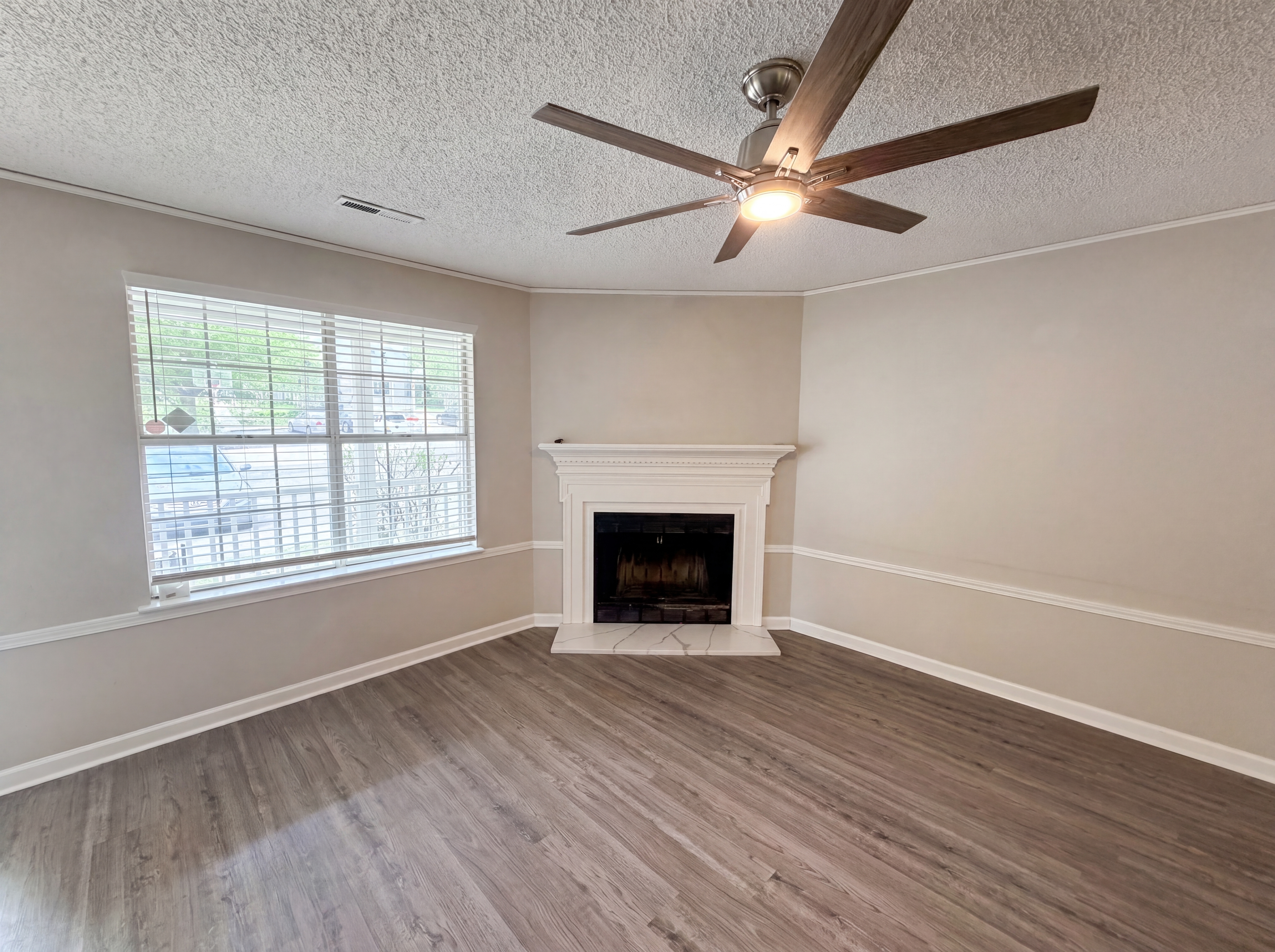 Photo 3 of 17 of 1436 Flintwood Dr, Rock Hill, SC