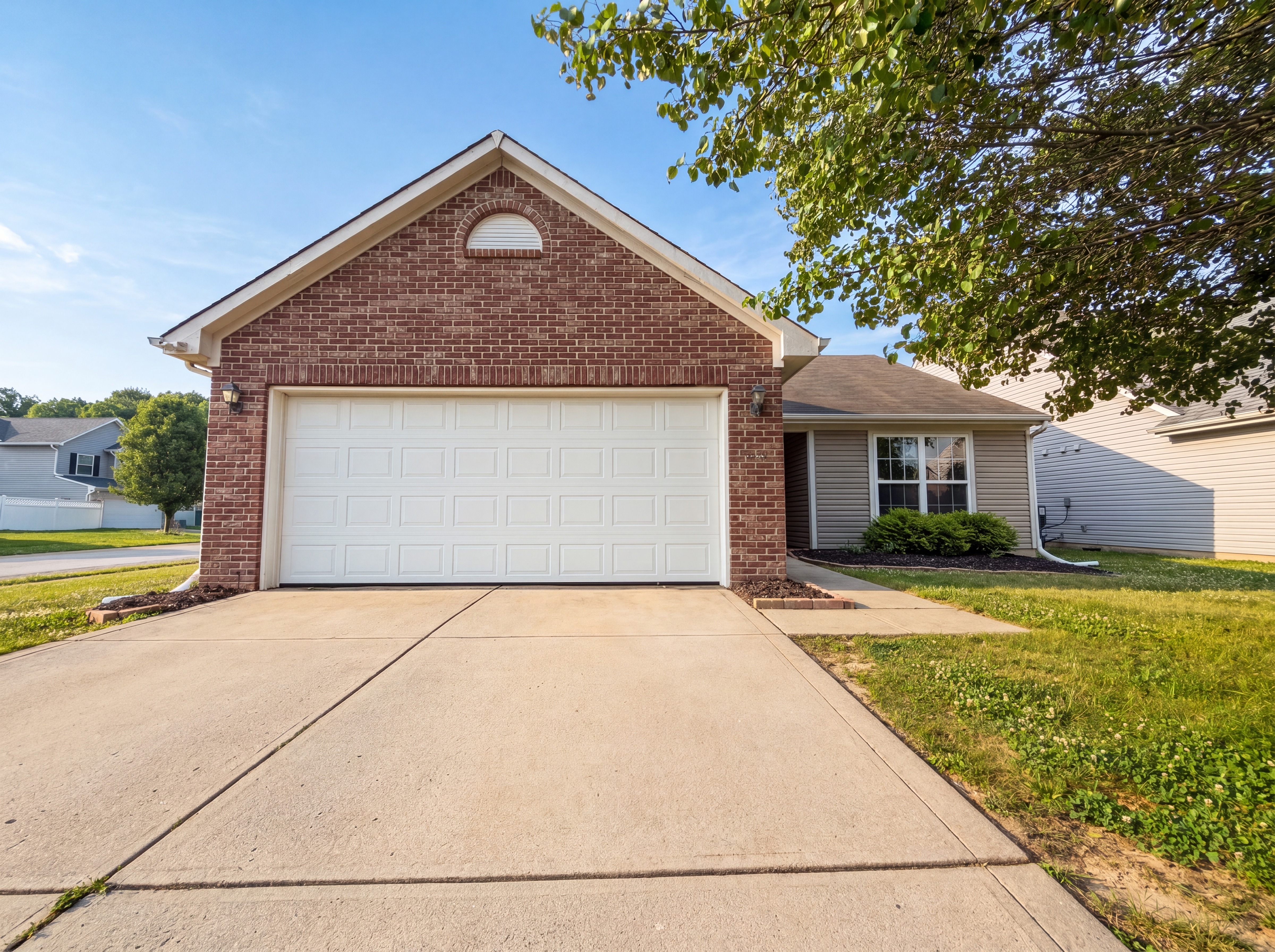 Photo 15 of 17 of 8369 Sotheby Dr, Indianapolis, IN