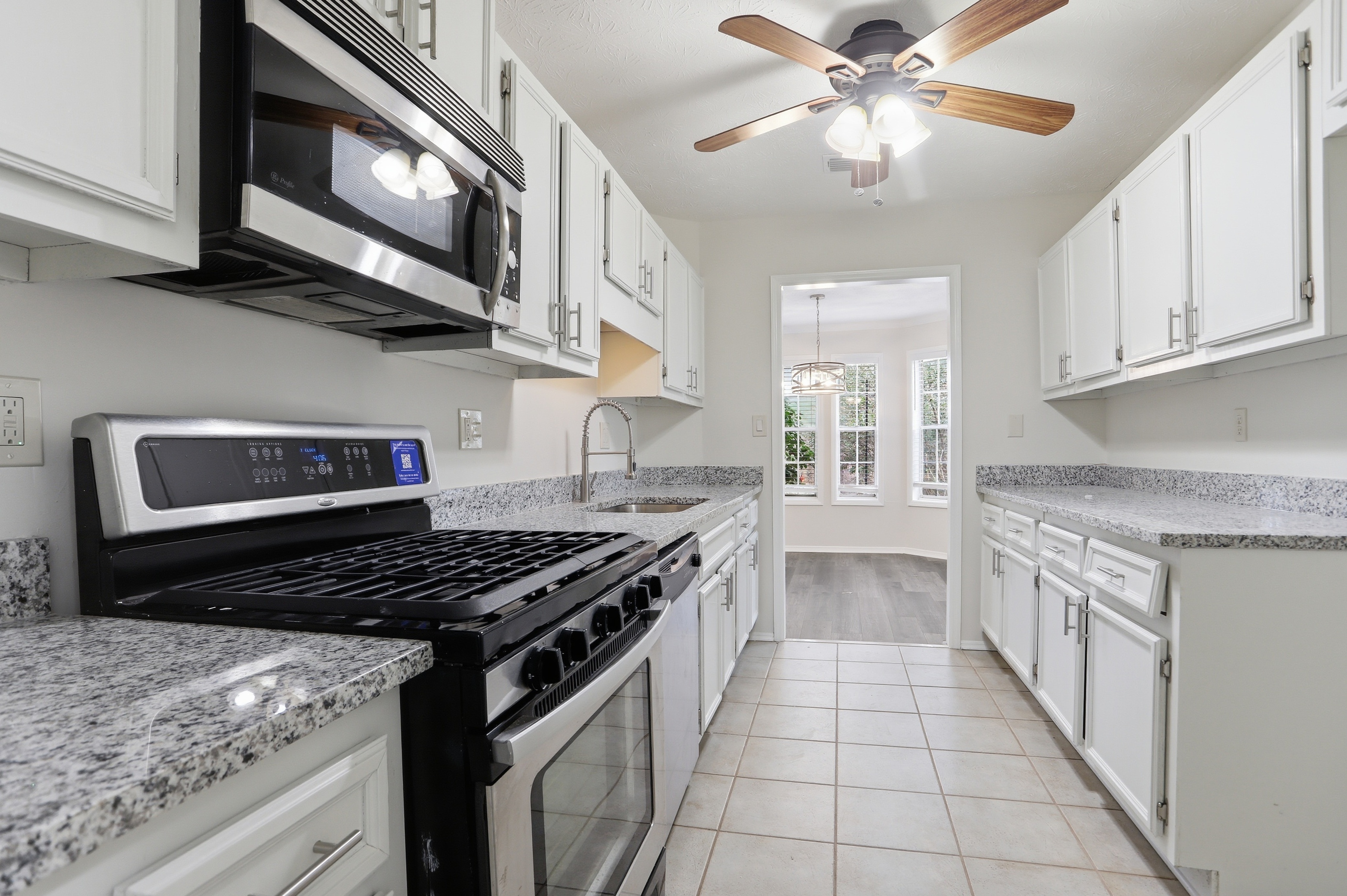 Photo 5 of 19 of 501 Country Park Dr SE, Smyrna, GA