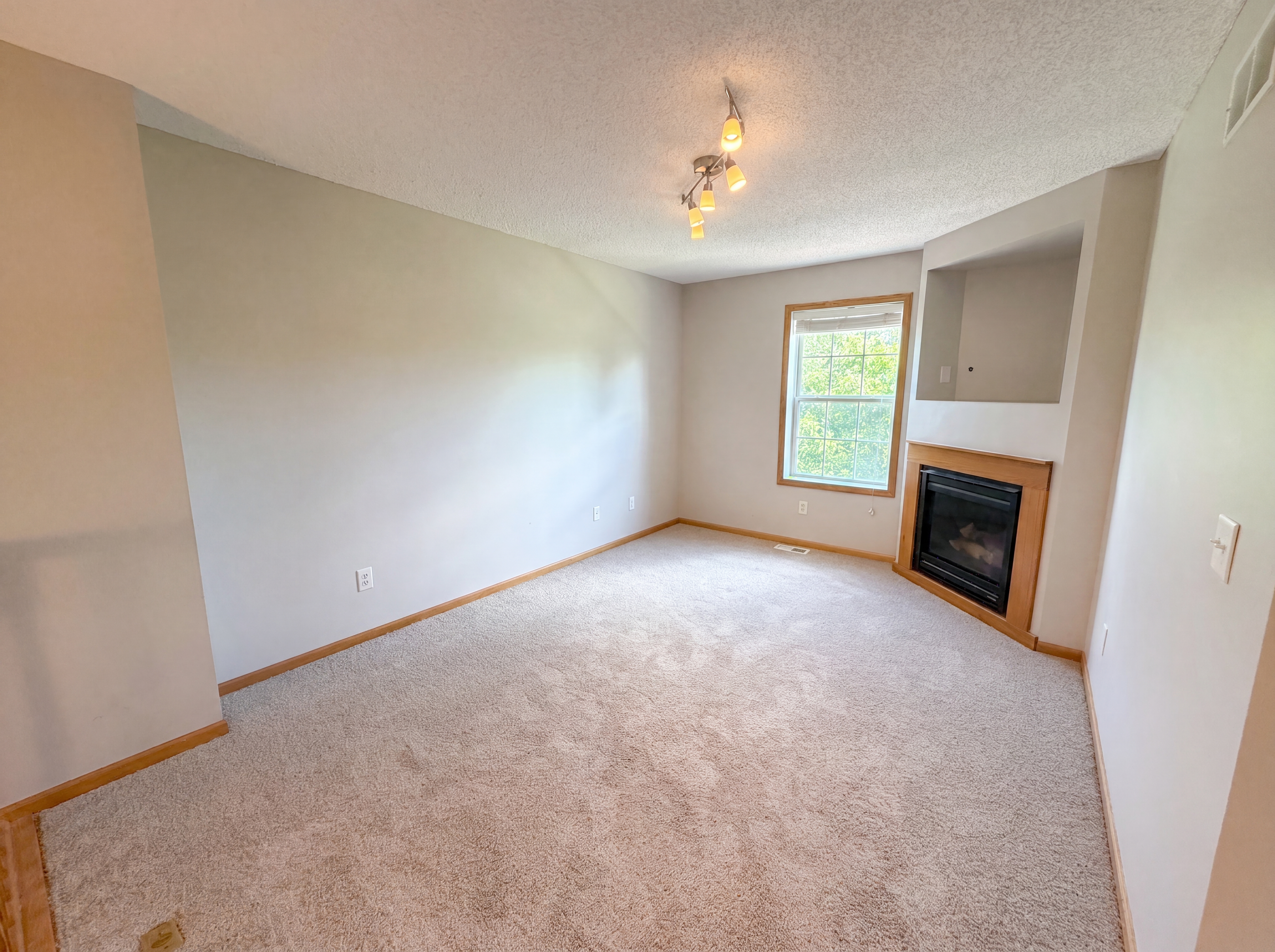Photo 13 of 16 of 17213 Monroe St NW, Elk River, MN
