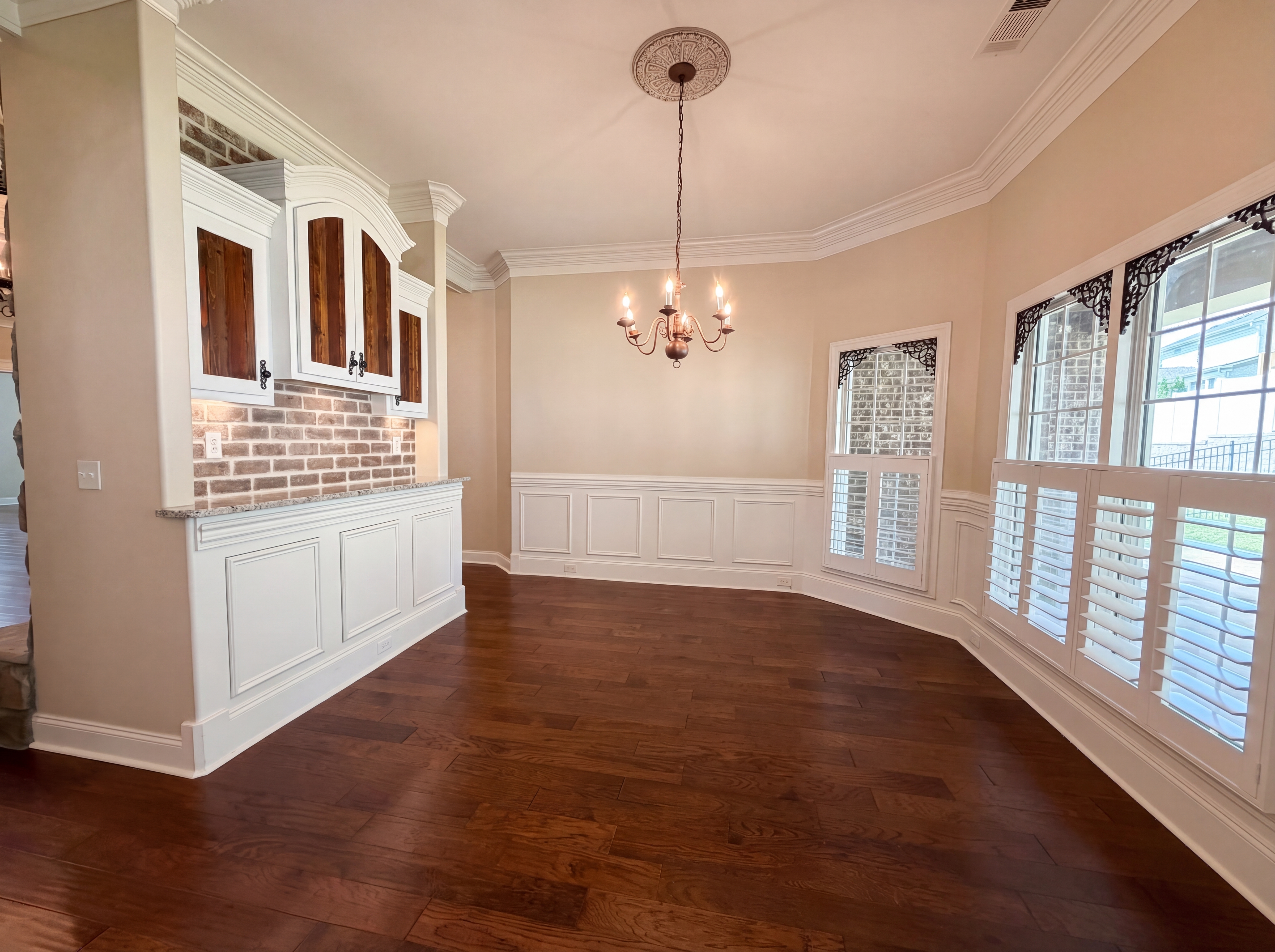 Photo 7 of 27 of 7009 Whisperwood Ave, Spring Hill, TN