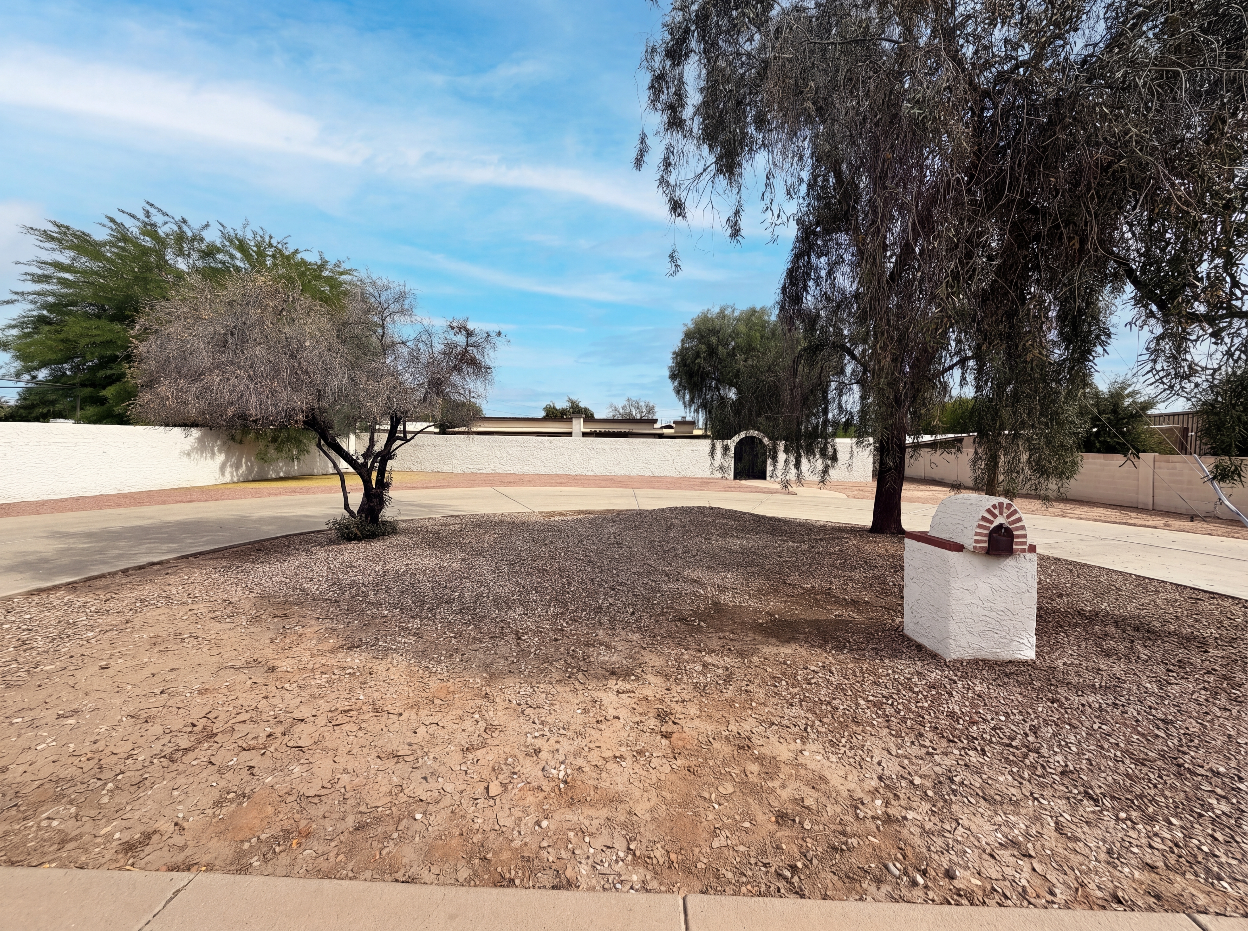 Photo 9 of 26 of 2722 E Nisbet Rd, Phoenix, AZ