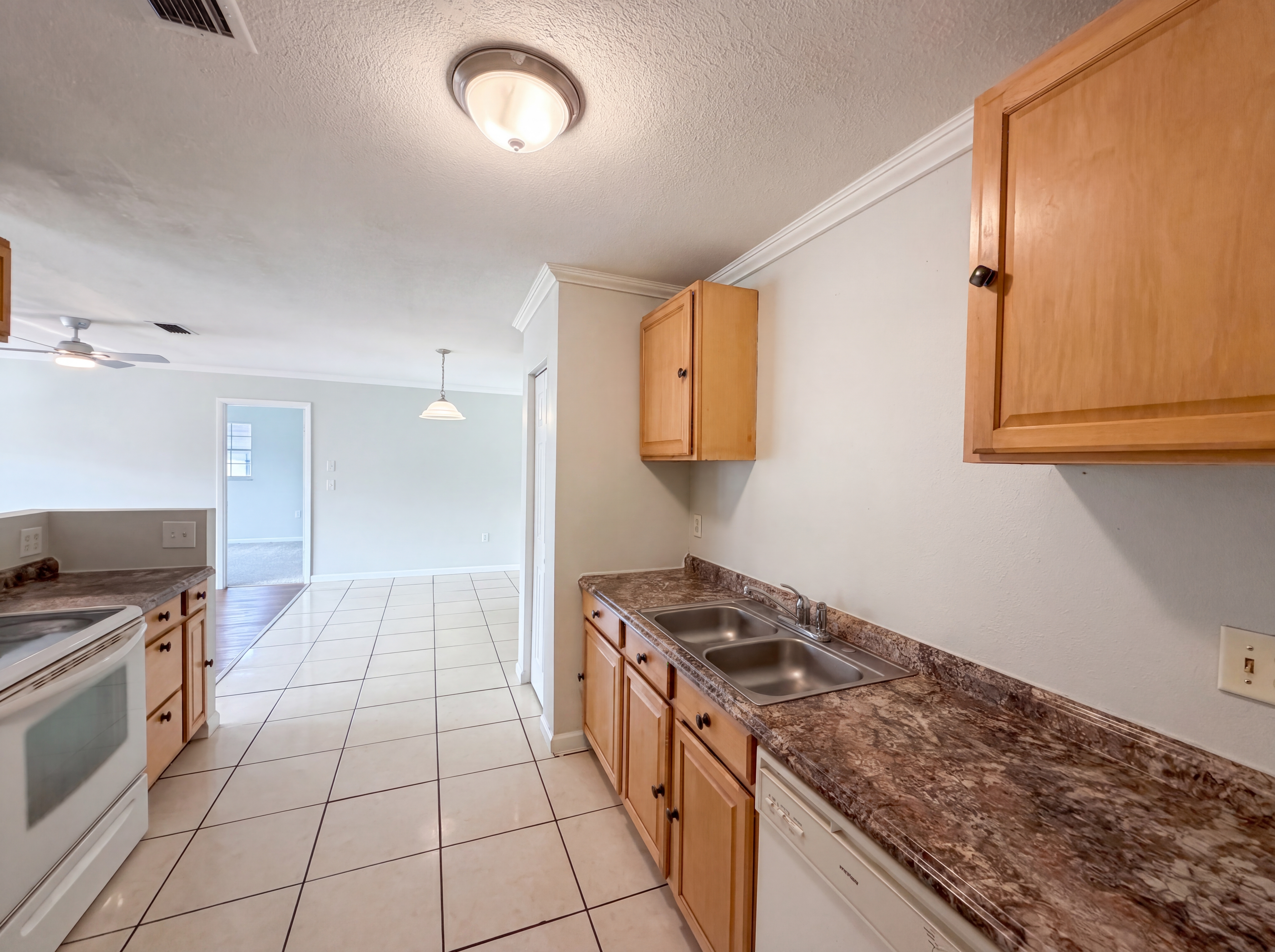 Photo 7 of 22 of 15246 SW 43rd Terrace Rd, Ocala, FL