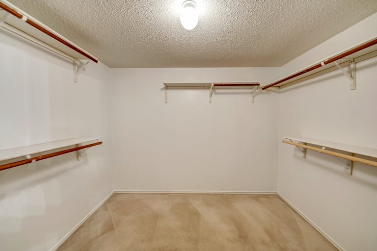 Photo 22 of 33 - 2056 Crosbyton Ln, Grand Prairie, TX 75052