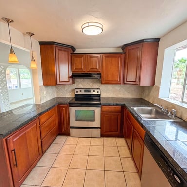Property photo 2 of 5211 E 20th St