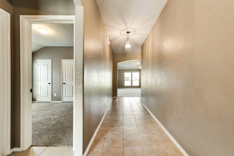 Photo 15 of 32 - 890 Lancashire Ln, Aubrey, TX 76227