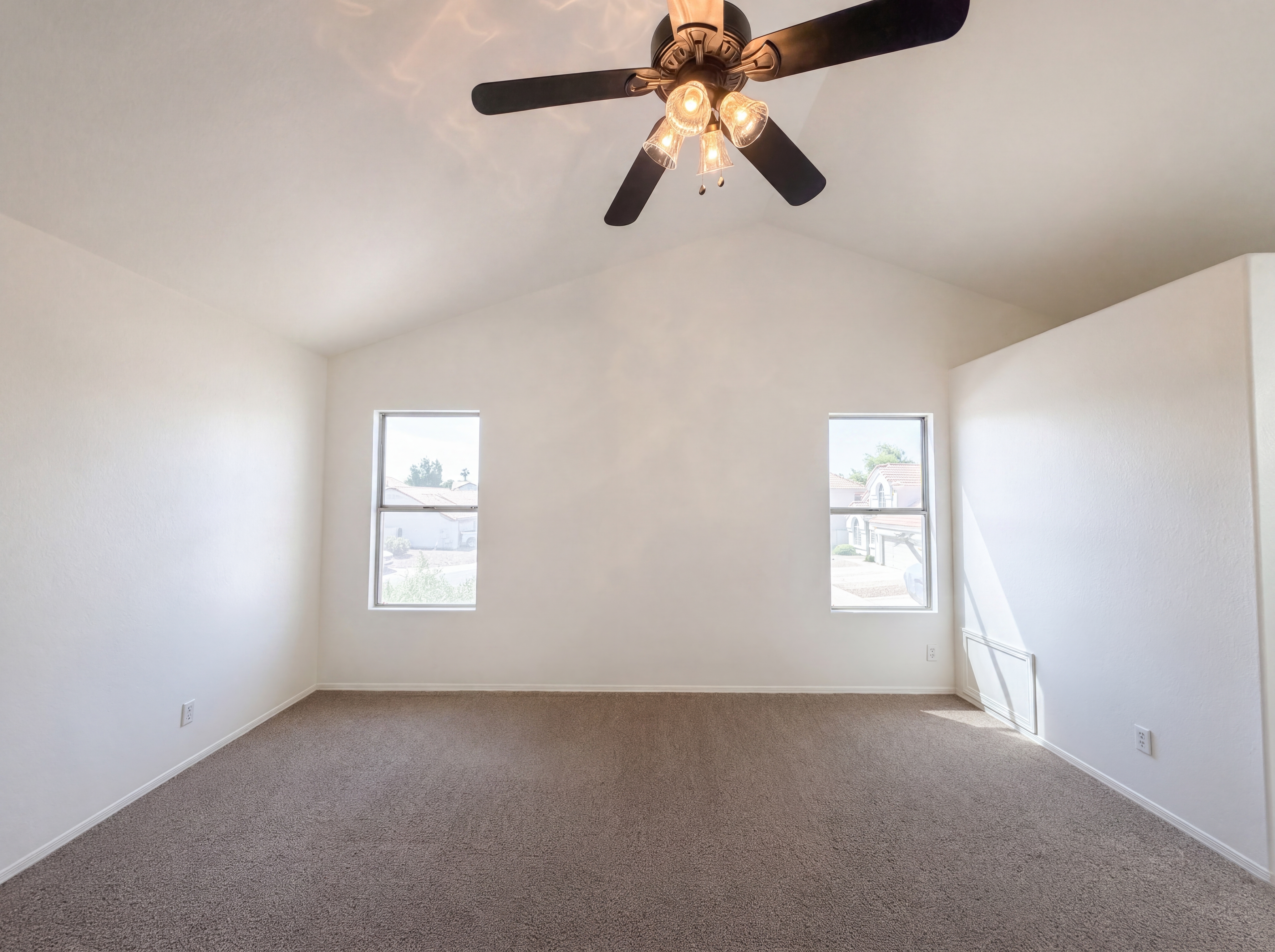 Photo 12 of 21 of 1114 S Tiago Dr, Gilbert, AZ