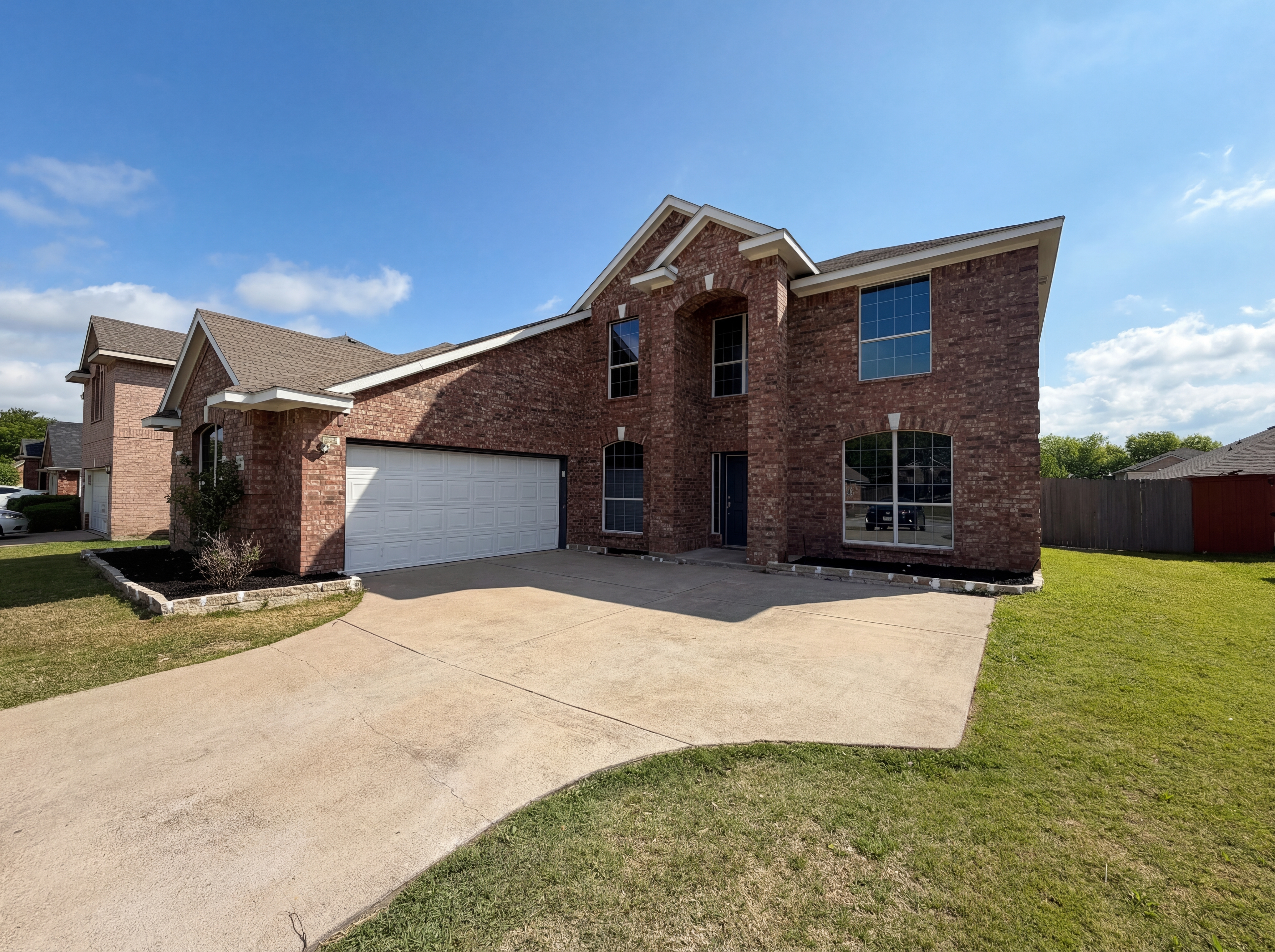 Photo 7 of 24 of 916 Matagorda Ln, Desoto, TX