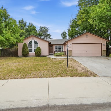 Property photo 1 of 691 N Tidwell Way