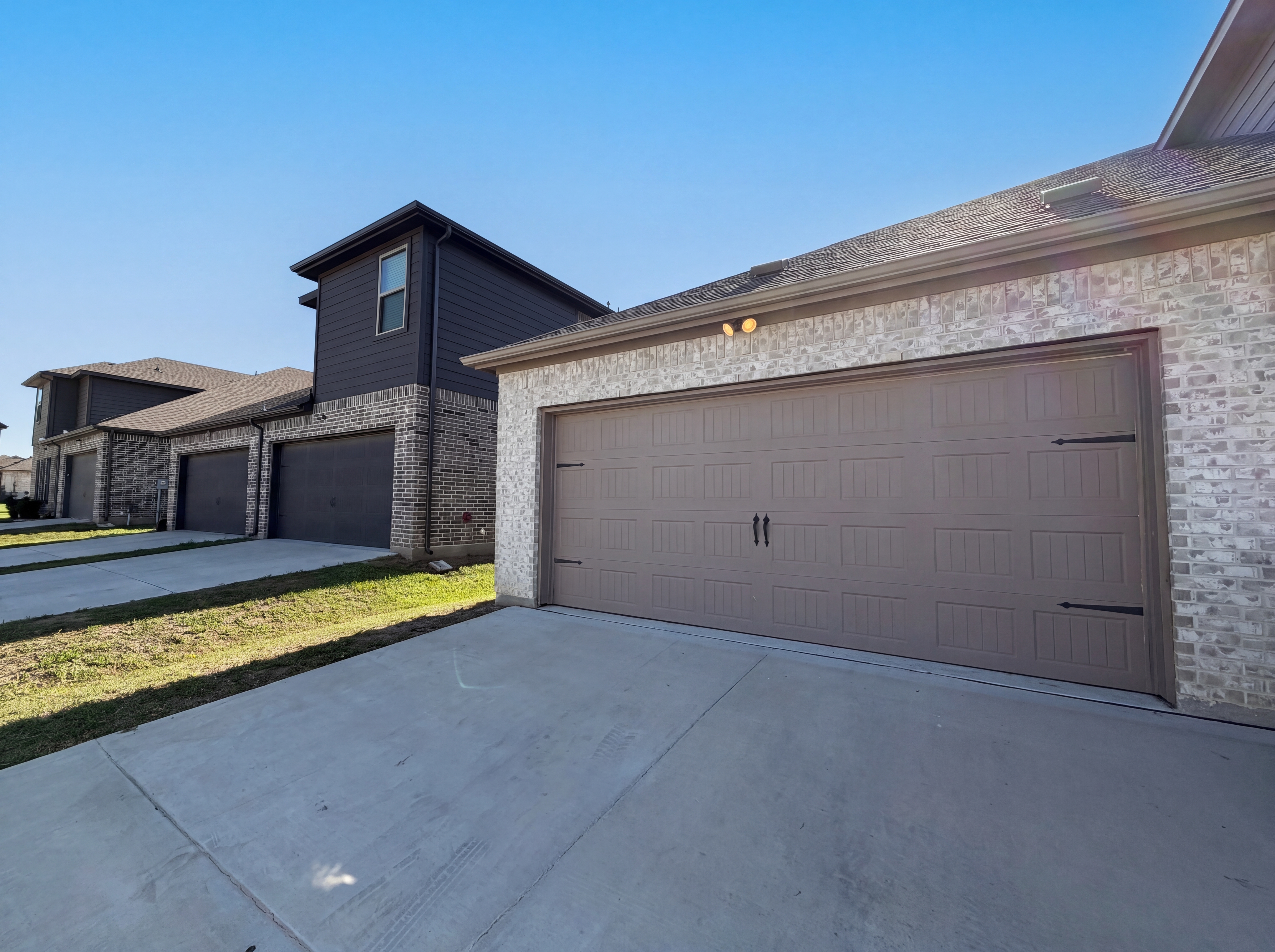 Photo 5 of 21 of 6705 Farsight Dr, Fort Worth, TX