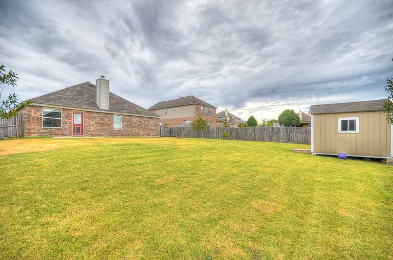 Photo 6 of 26 - 544 Kenilworth Ave, Little Elm, TX 75068