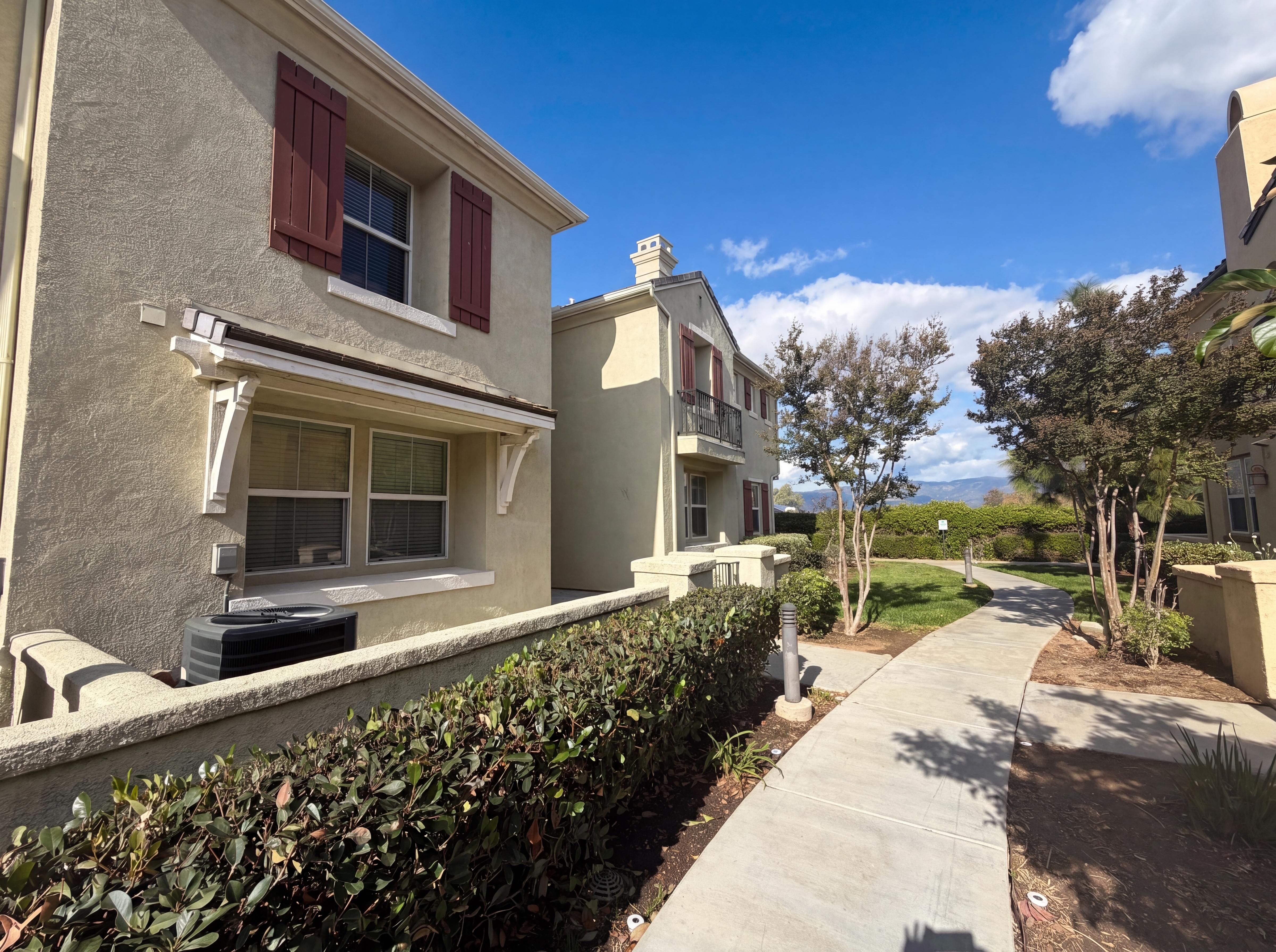 Photo 5 of 17 of 1800 E Lakeshore Dr, Lake Elsinore, CA