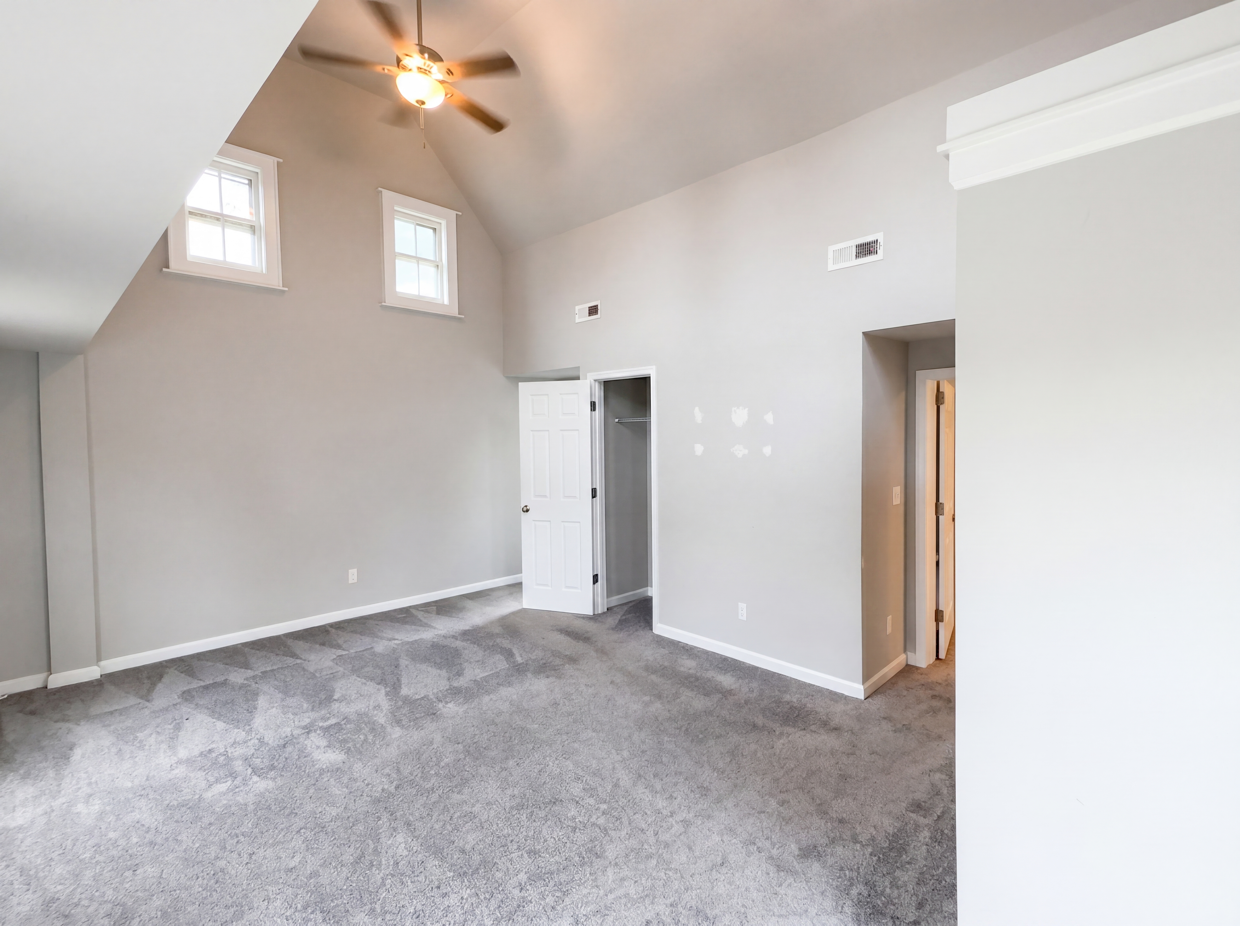 Photo 4 of 24 of 316 W Commerce St, Smyrna, DE