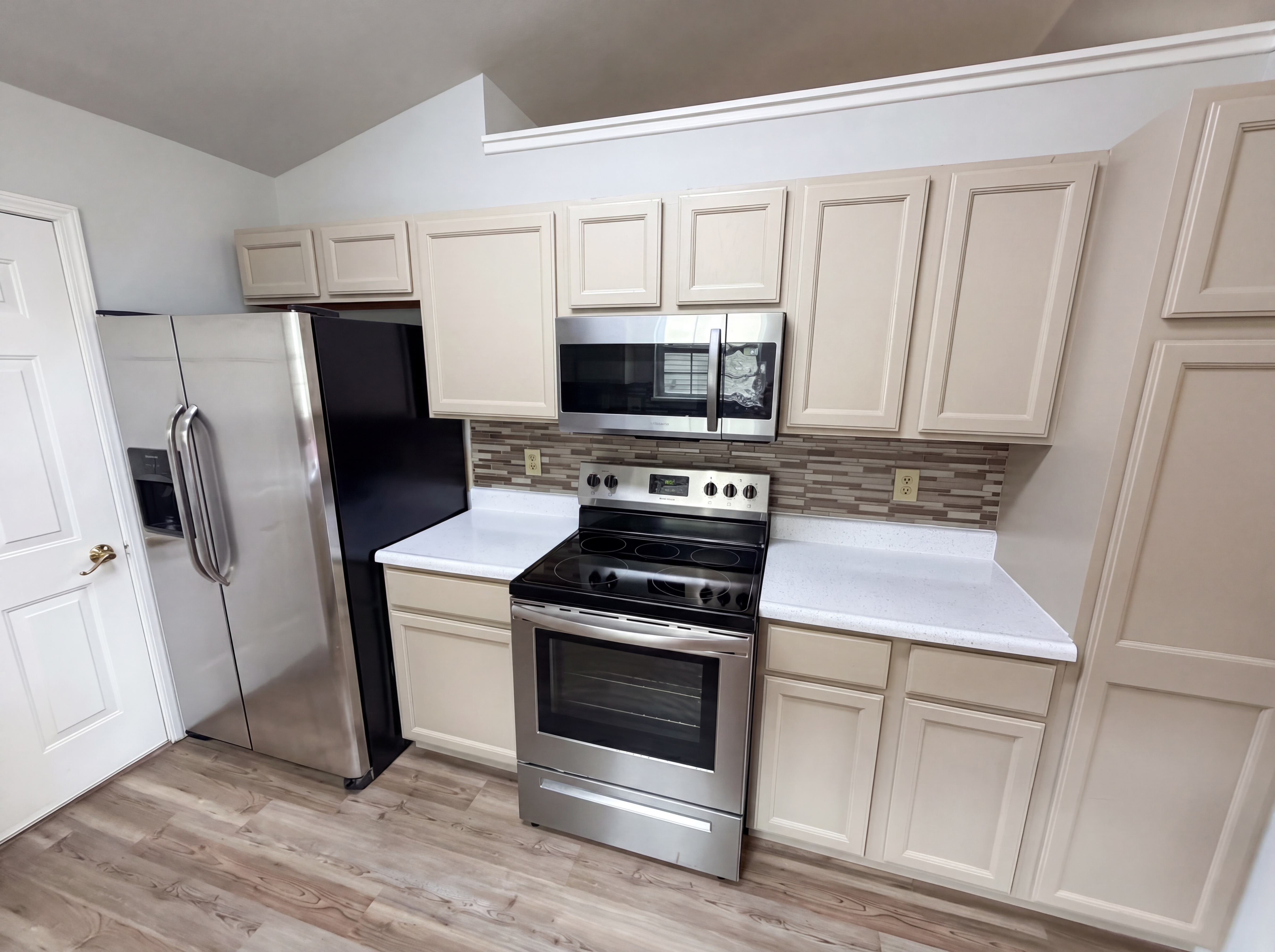 Photo 8 of 21 of 12839 Glengary Dr, Fishers, IN
