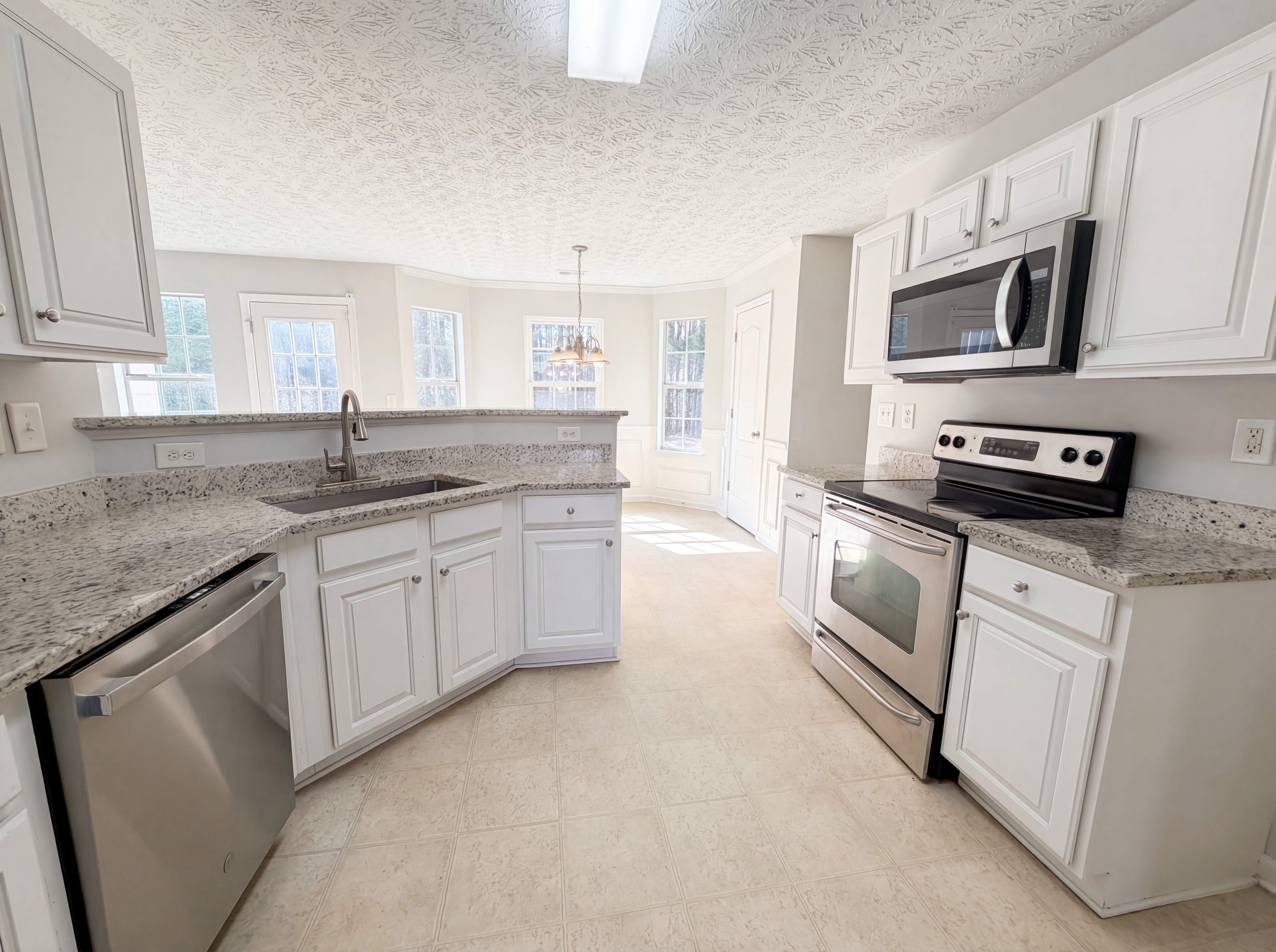 Photo 9 of 28 of 6497 Snowden Dr, Atlanta, GA