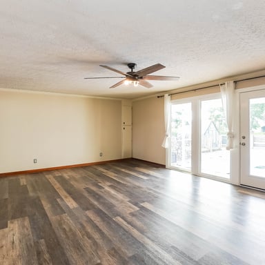 Property photo 3 of 5990 Clarksville Rd
