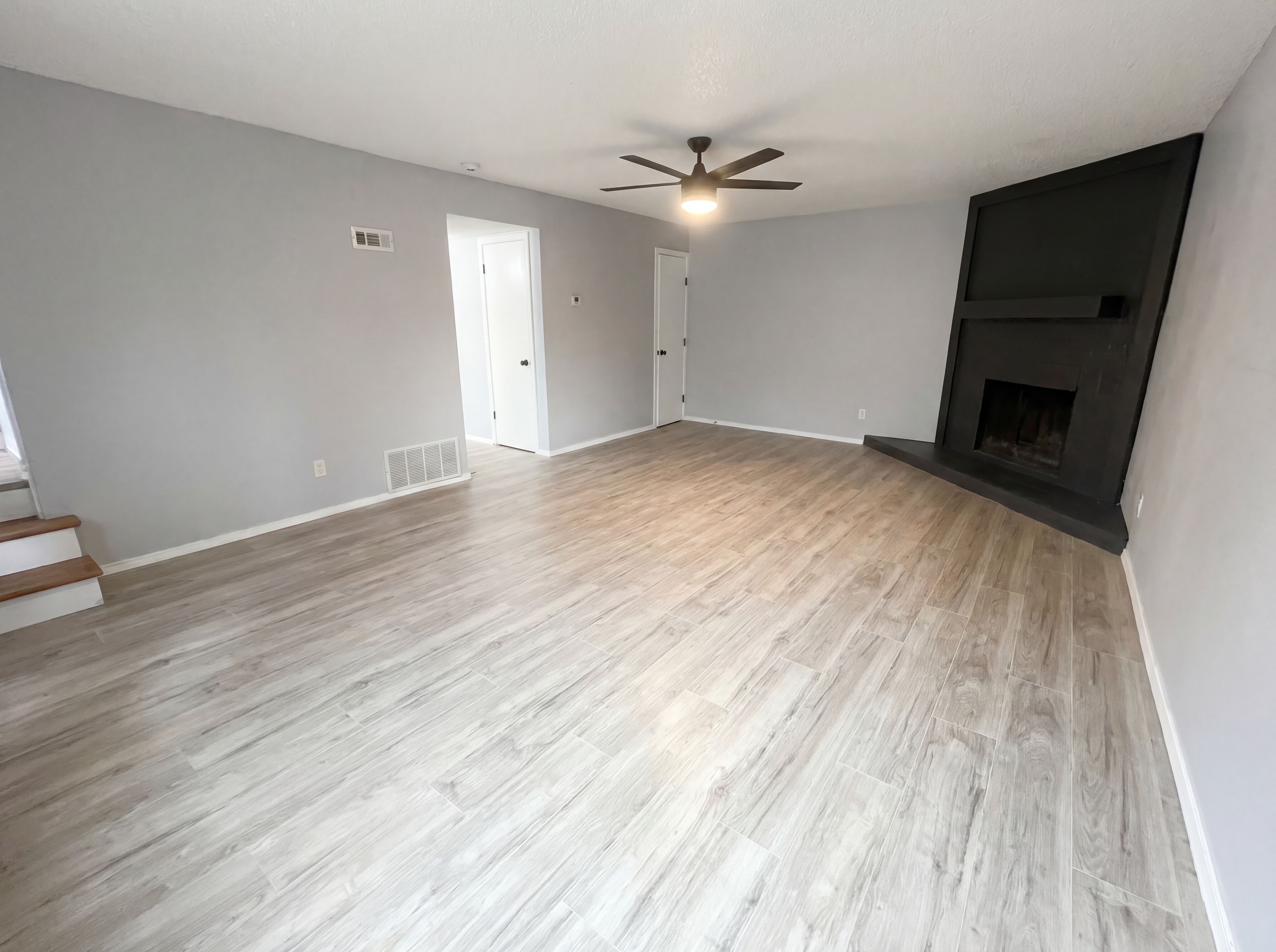 Photo 3 of 19 of 6020 NW Expressway, Oklahoma City, OK