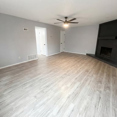 Property photo 3 of 6020 NW Expressway