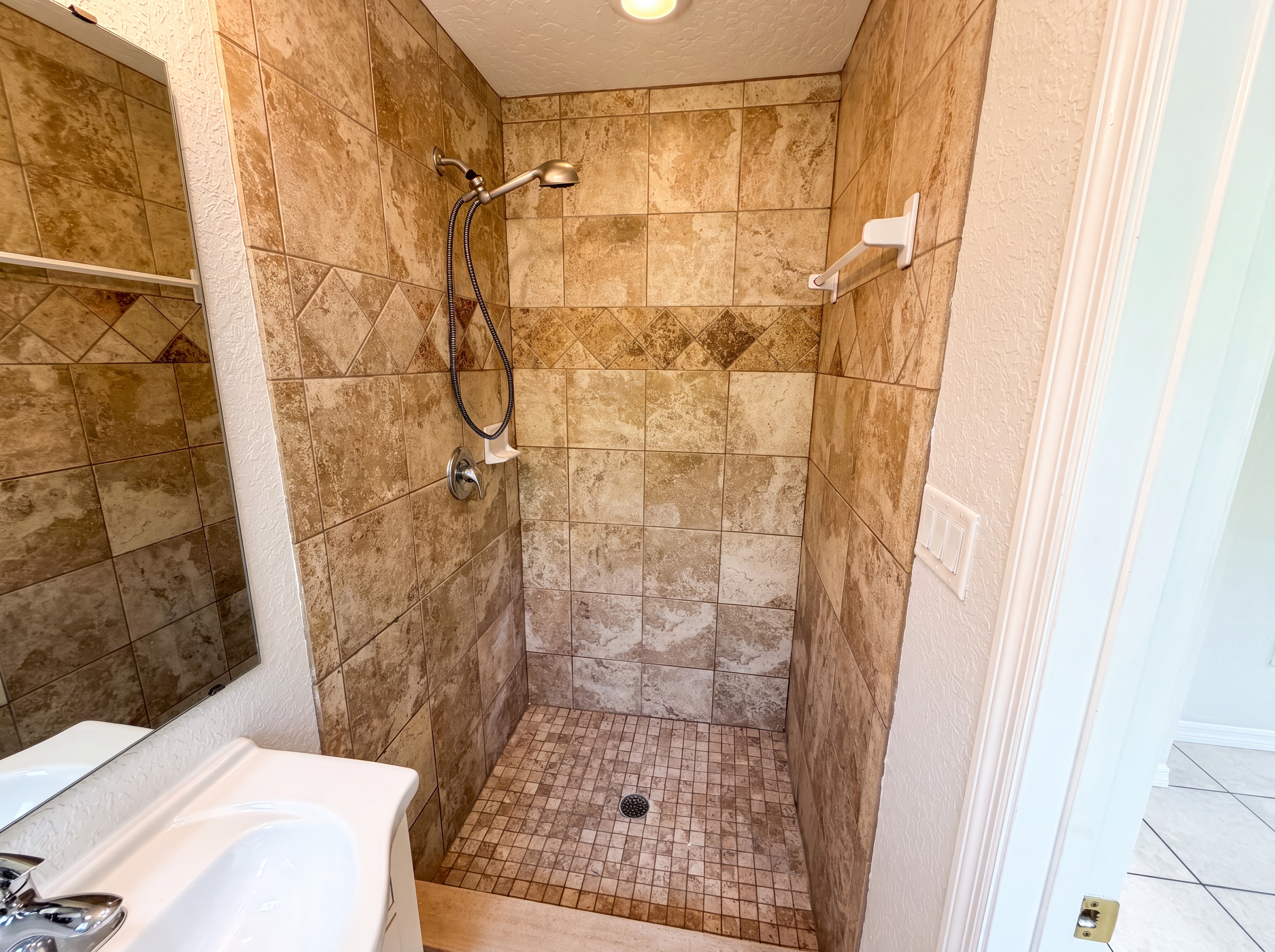 Photo 13 of 26 of 2535 Stratford Dr, Cocoa, FL