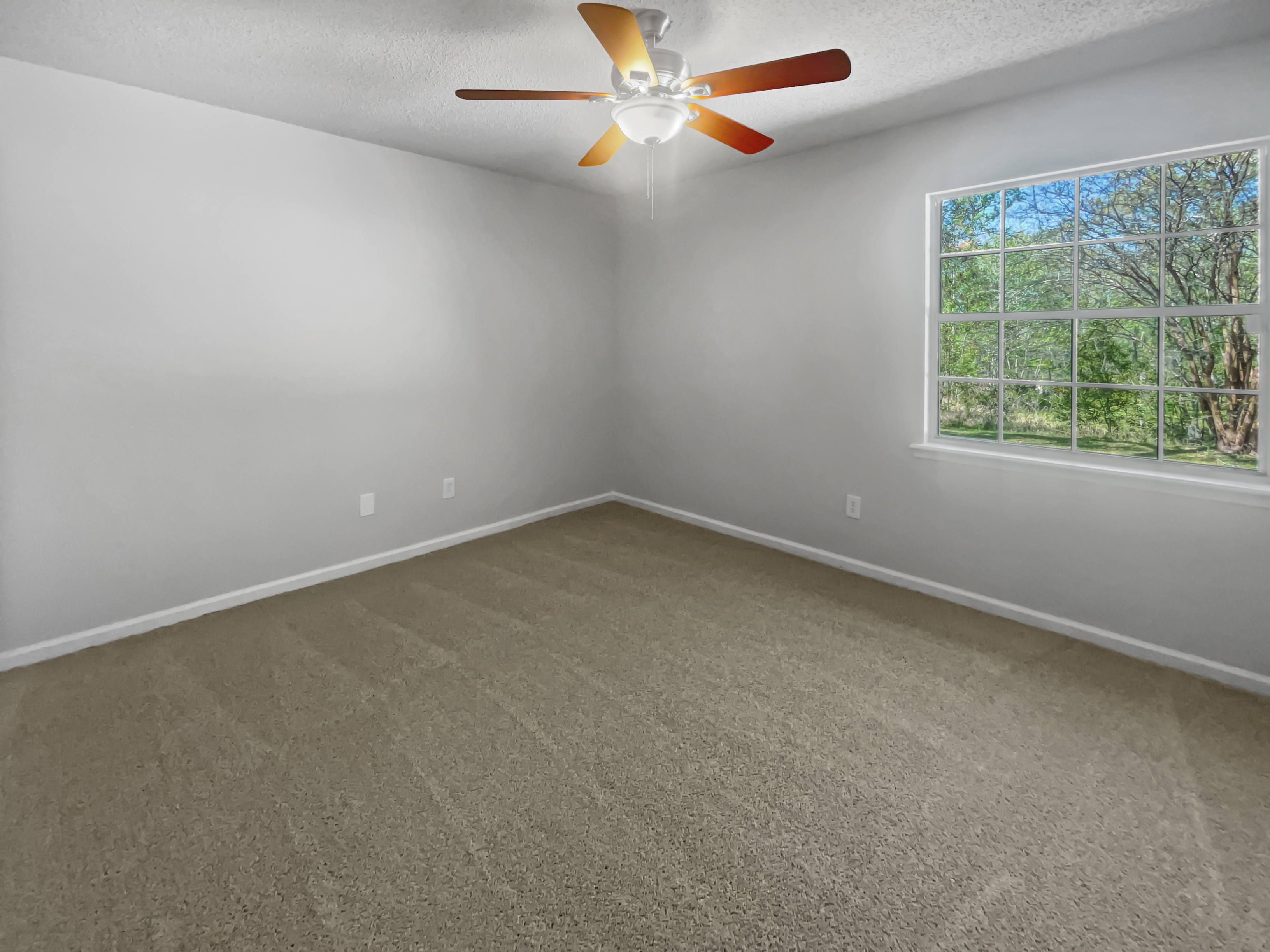 Photo 5 of 22 of 5933 Copper Lake Dr, Jacksonville, FL