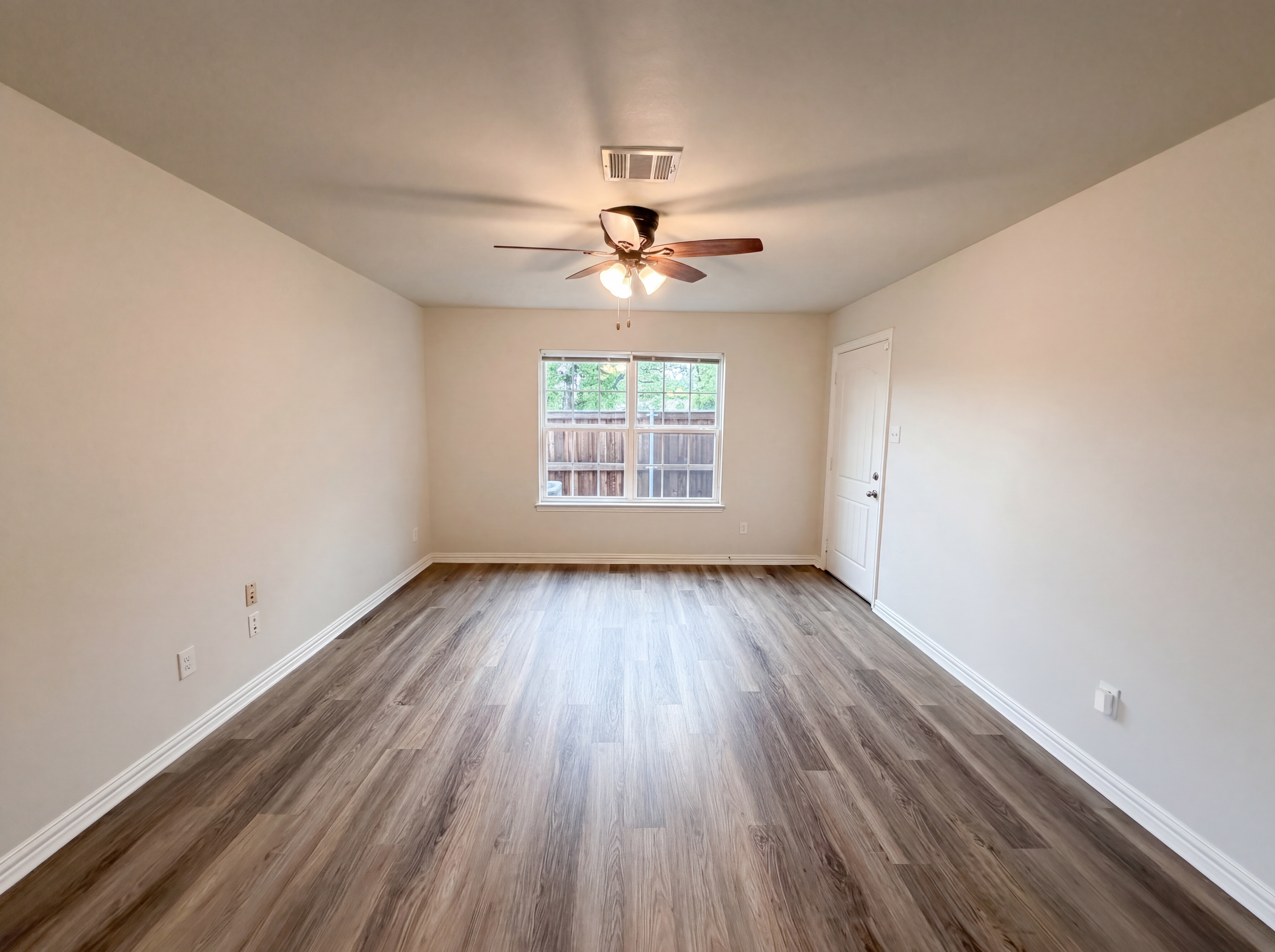 Photo 8 of 16 of 1739 McBroom St, Dallas, TX
