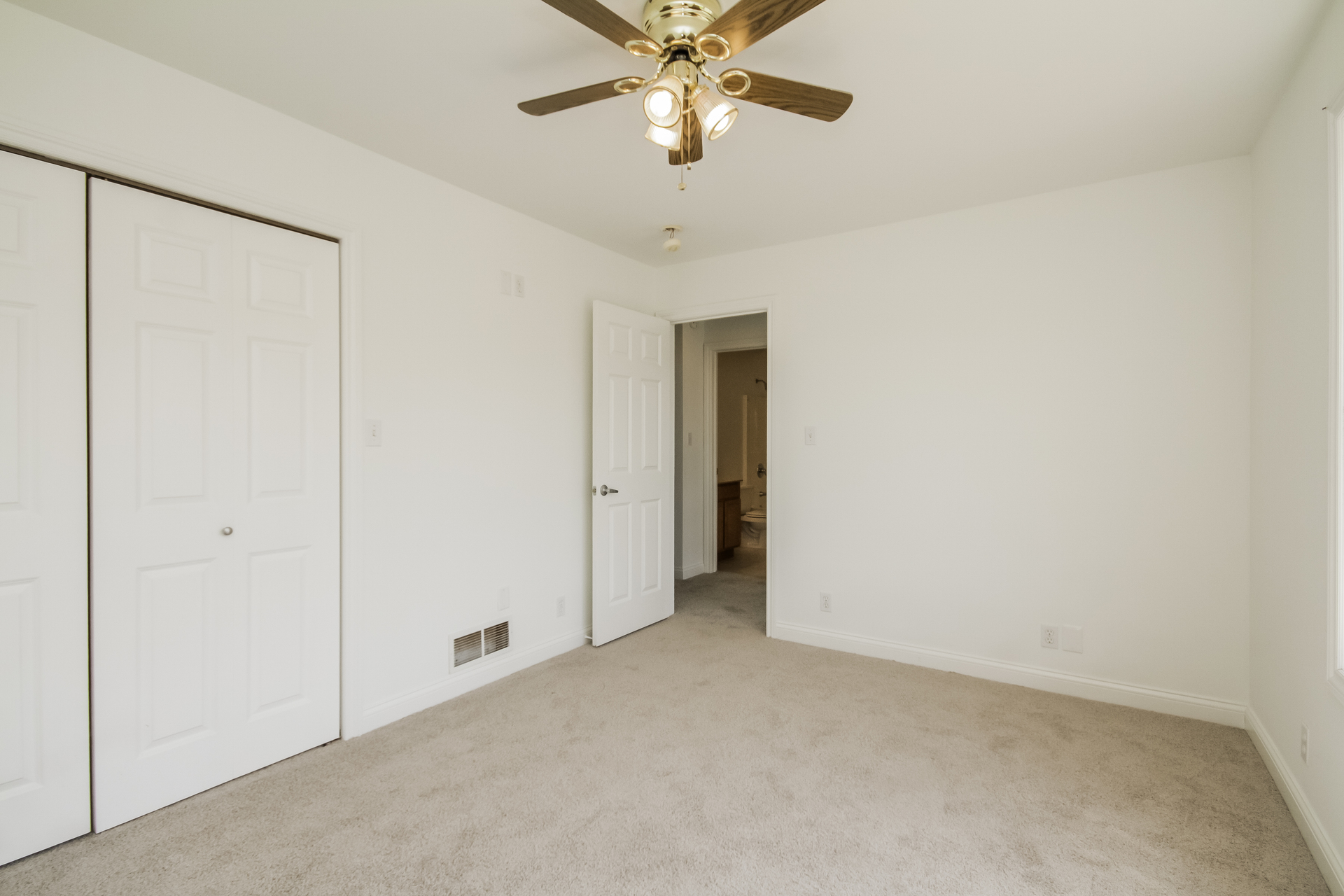 Photo 14 of 23 of 1310 Dune Meadows Dr, Chesterton, IN