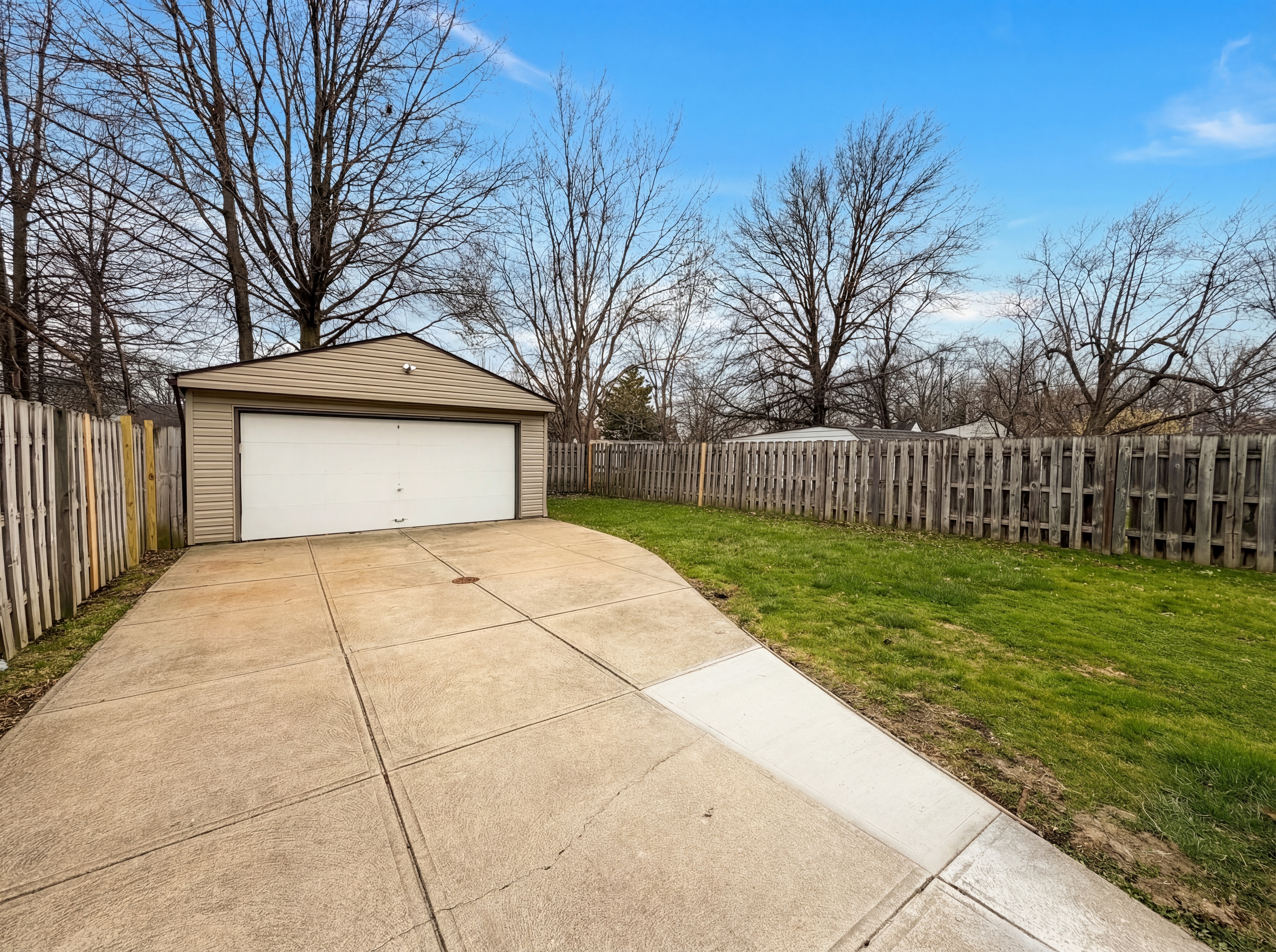 Photo 7 of 22 of 20710 Miller Ave, Cleveland, OH