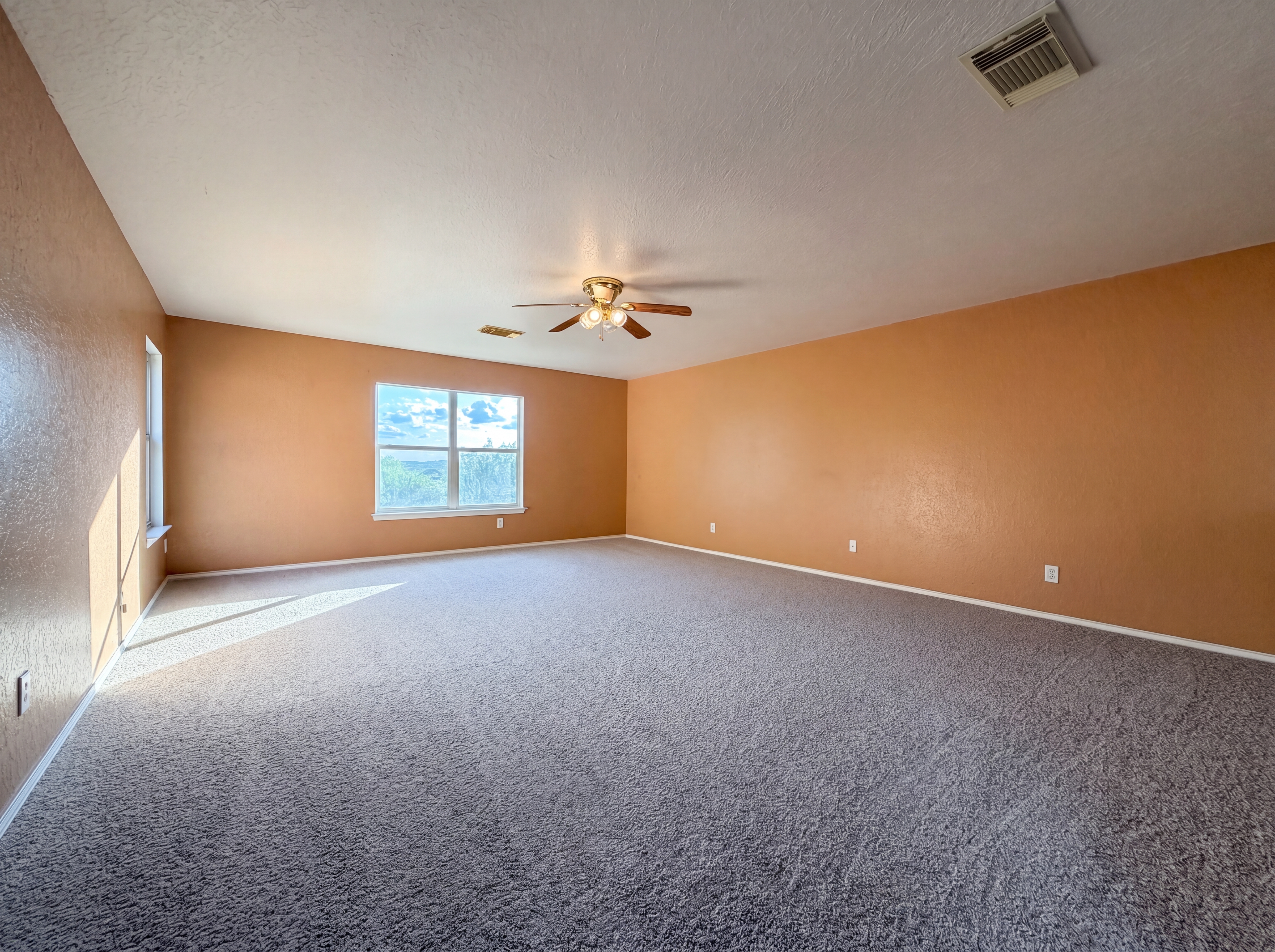 Photo 10 of 19 of 121 Springtree Fld, Cibolo, TX