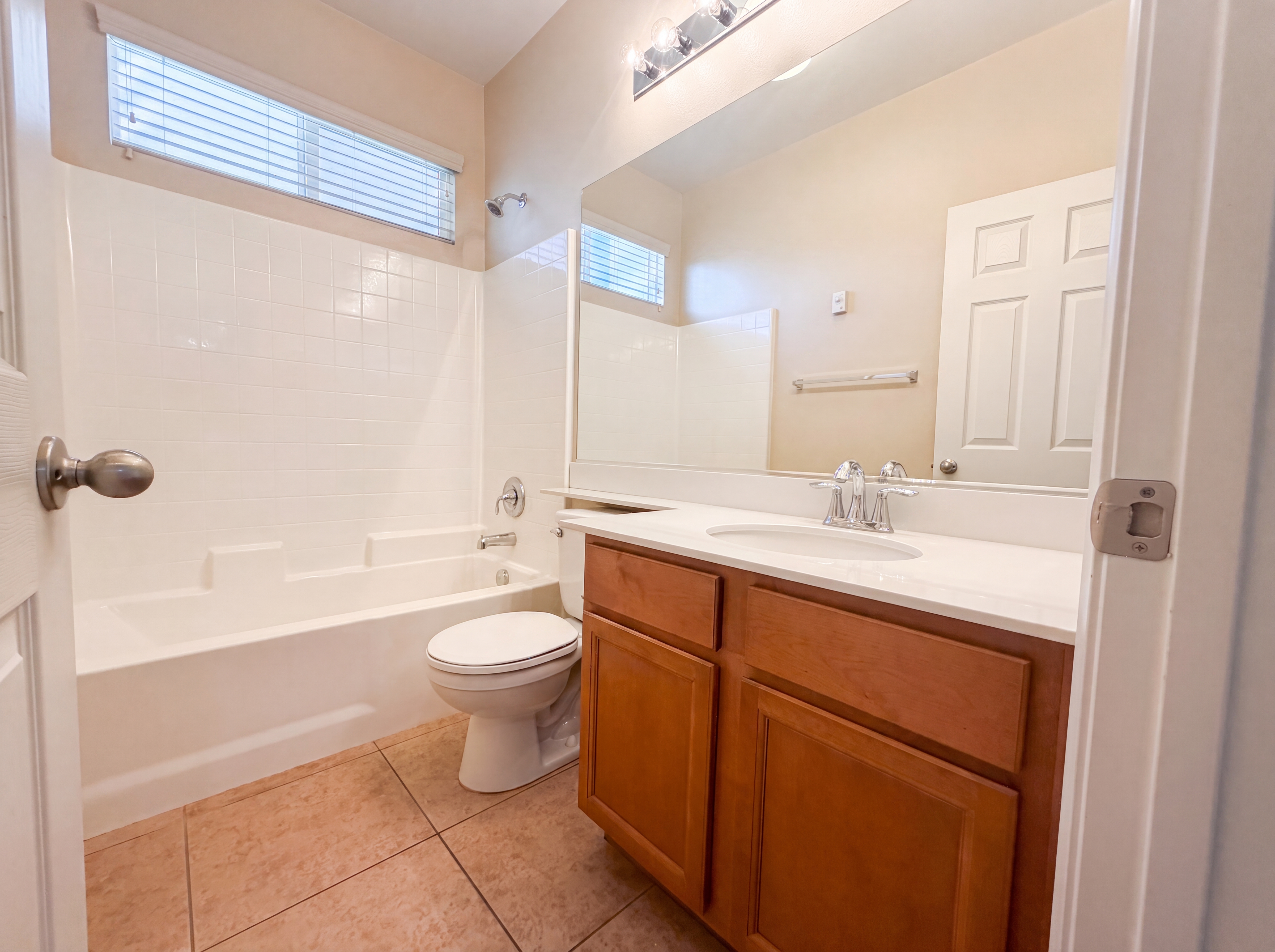 Photo 9 of 33 of 12783 Brandon St, Victorville, CA