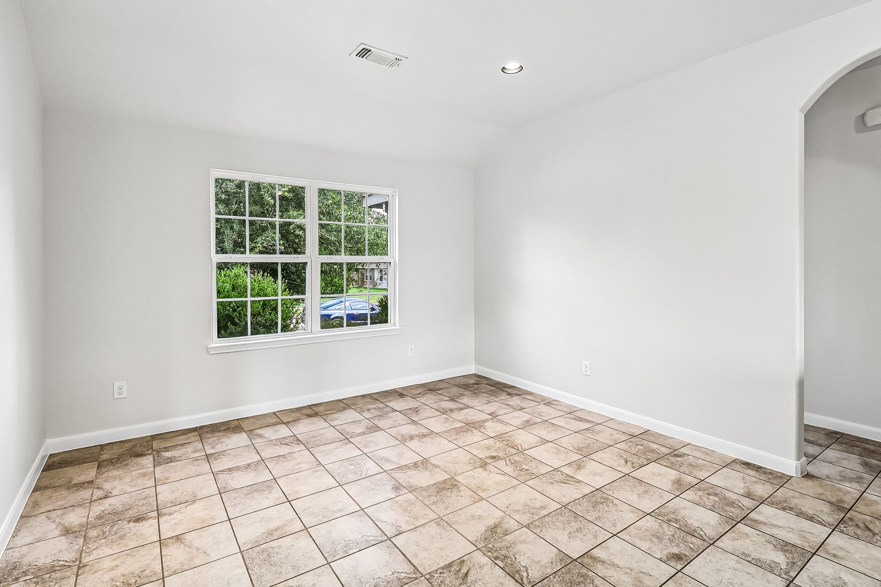 Photo 6 of 26 of 2979 Driftwood Dr, Lancaster, TX